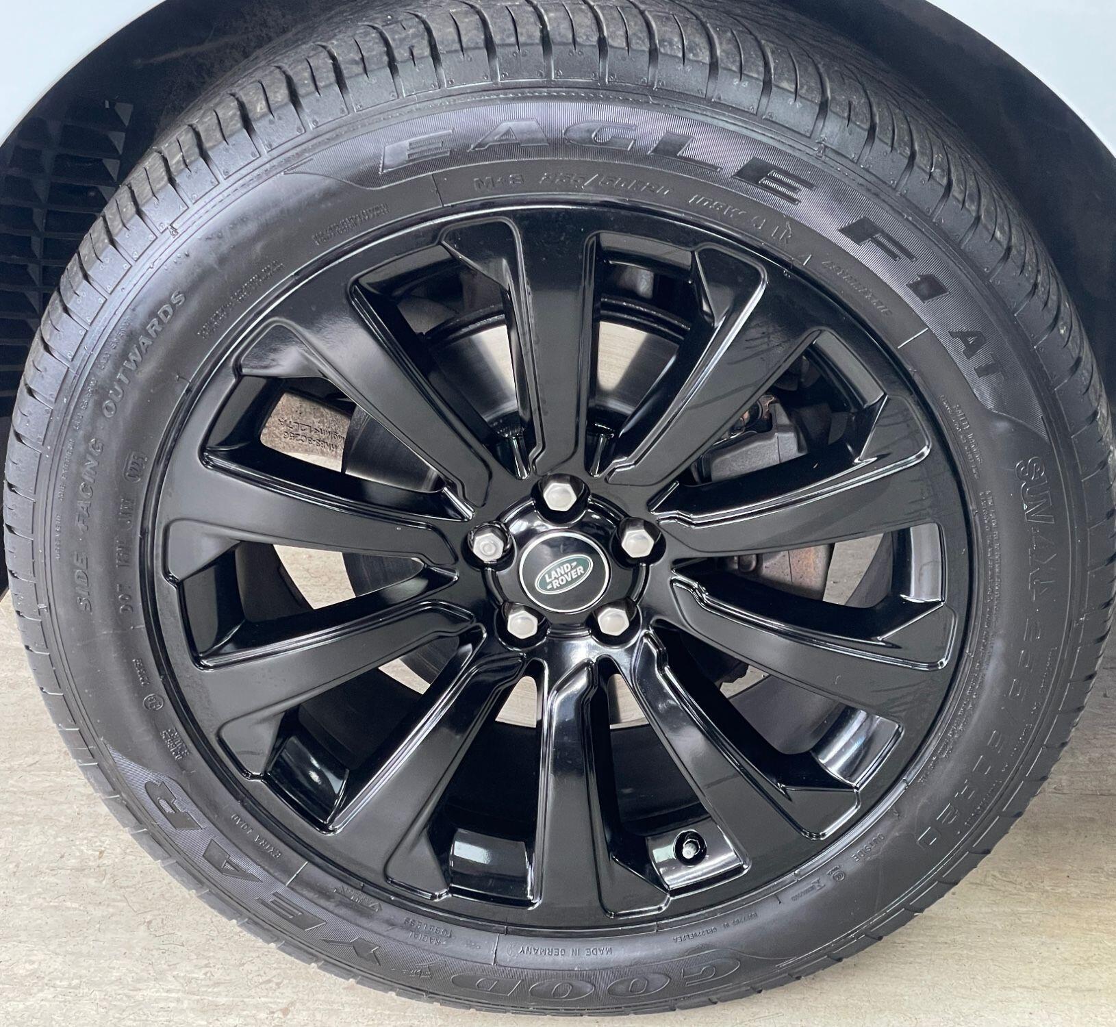 Land Rover Range Rover Velar - Image 14