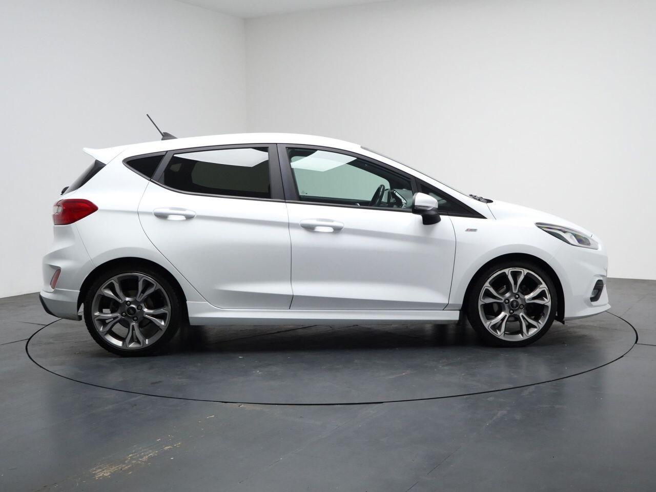 Ford Fiesta - Image 16