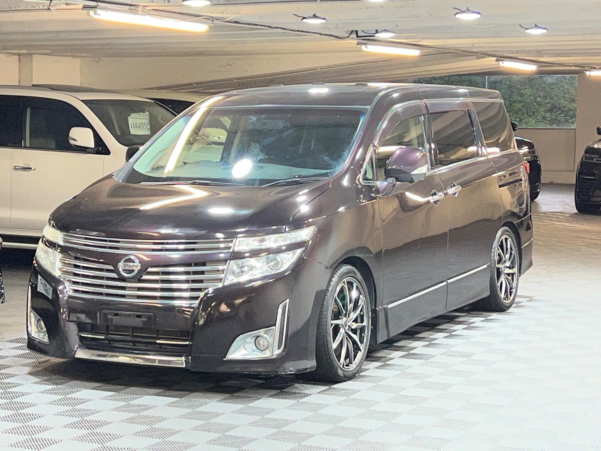 Nissan Elgrand - Image 6