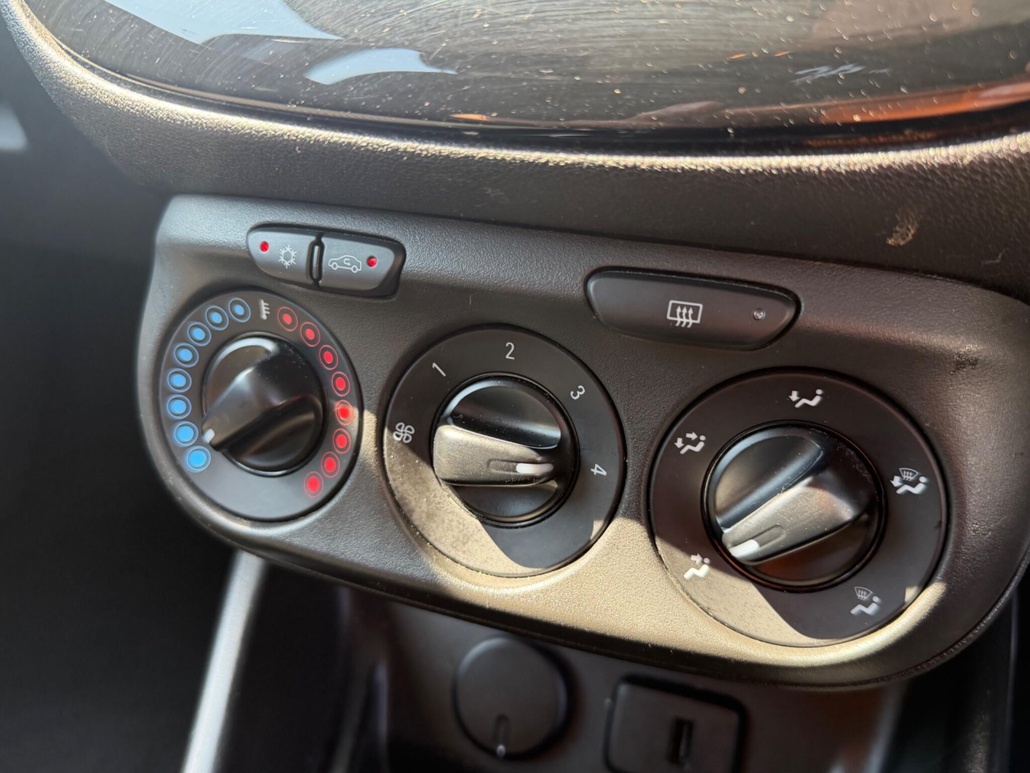 Vauxhall Corsa - Image 15