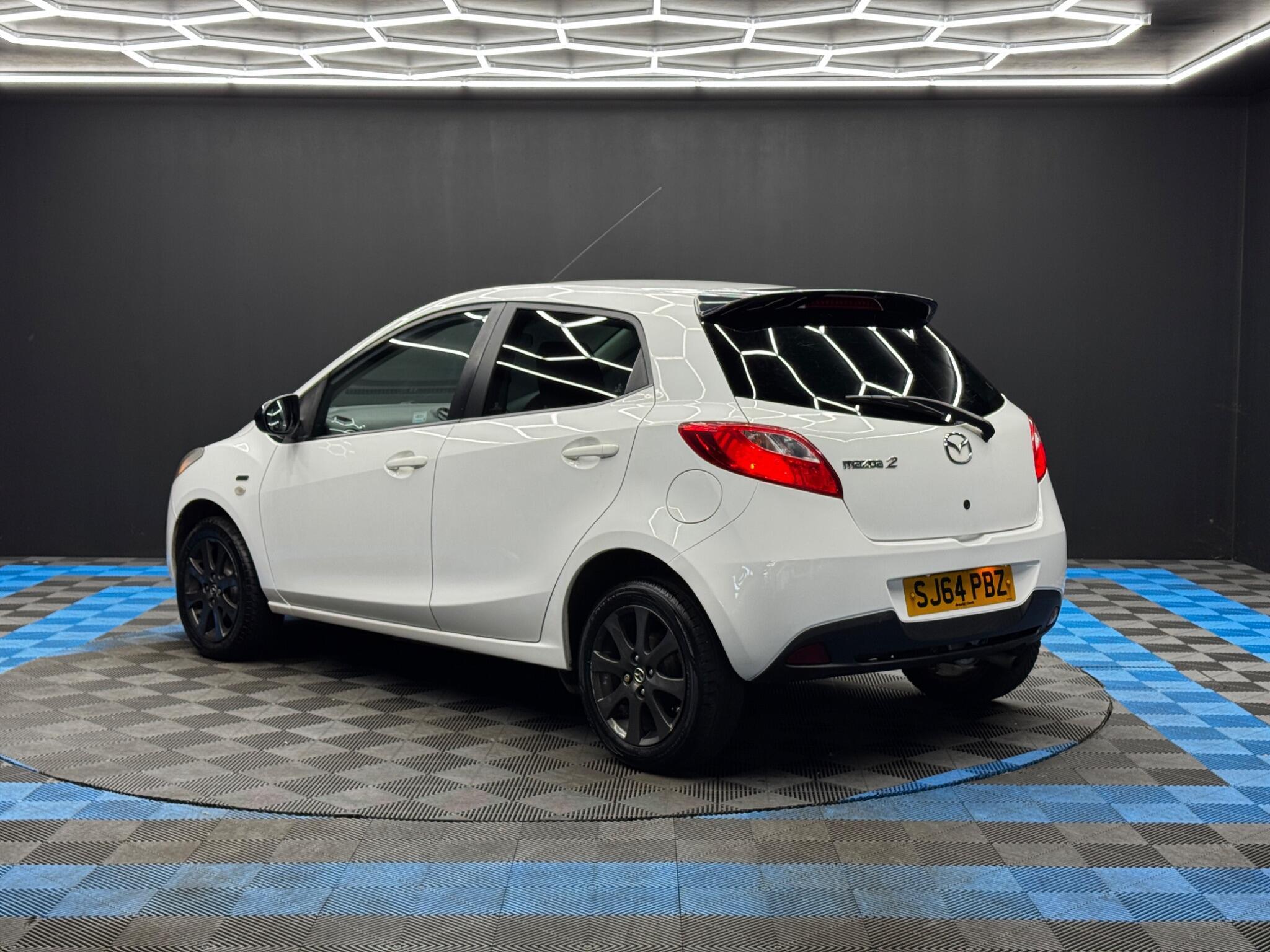 Mazda MAZDA2 - Image 7