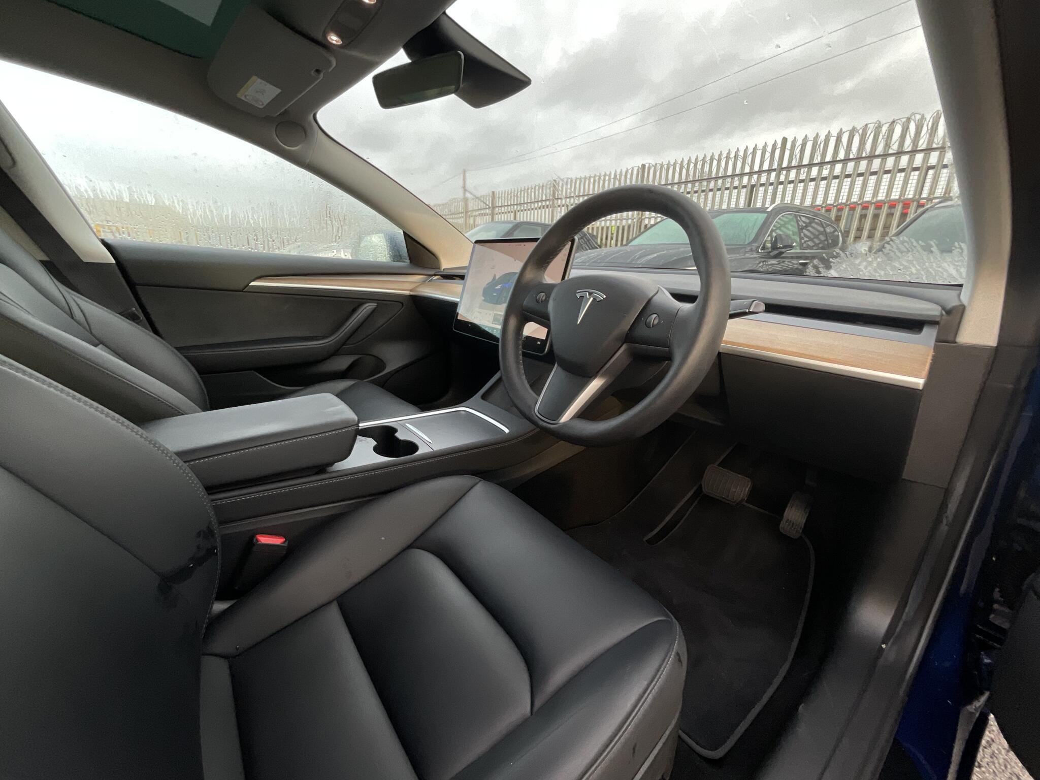 Tesla Model 3 - Image 7