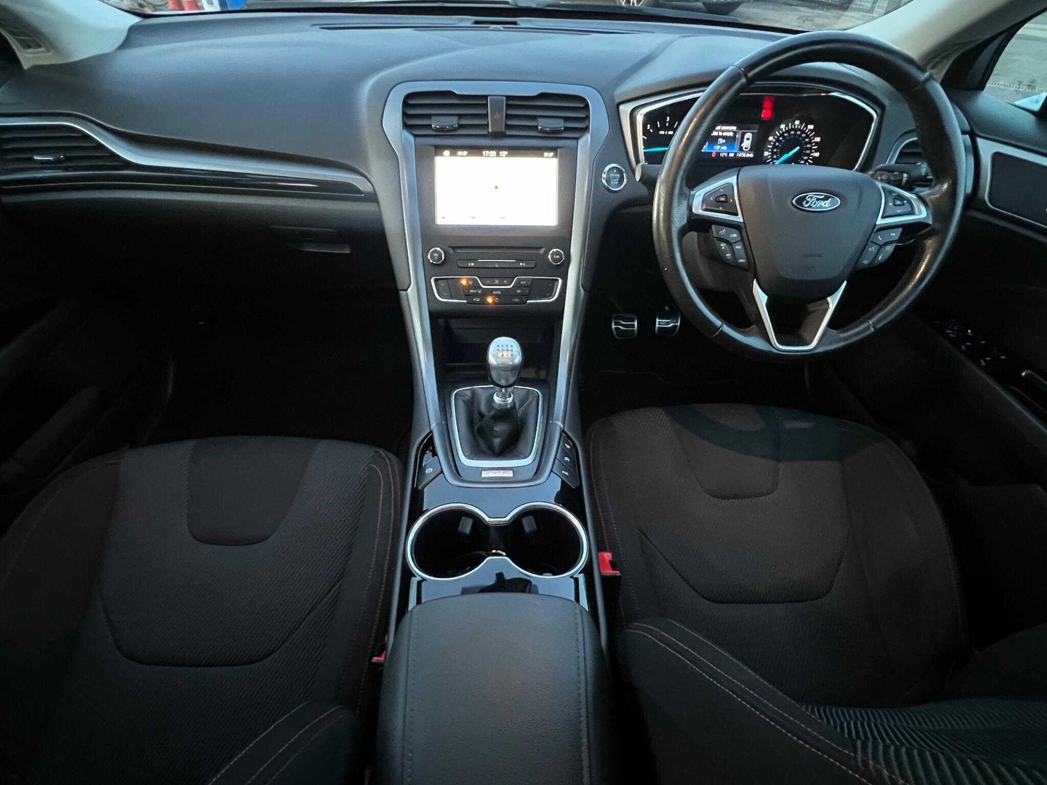 Ford Mondeo - Image 15
