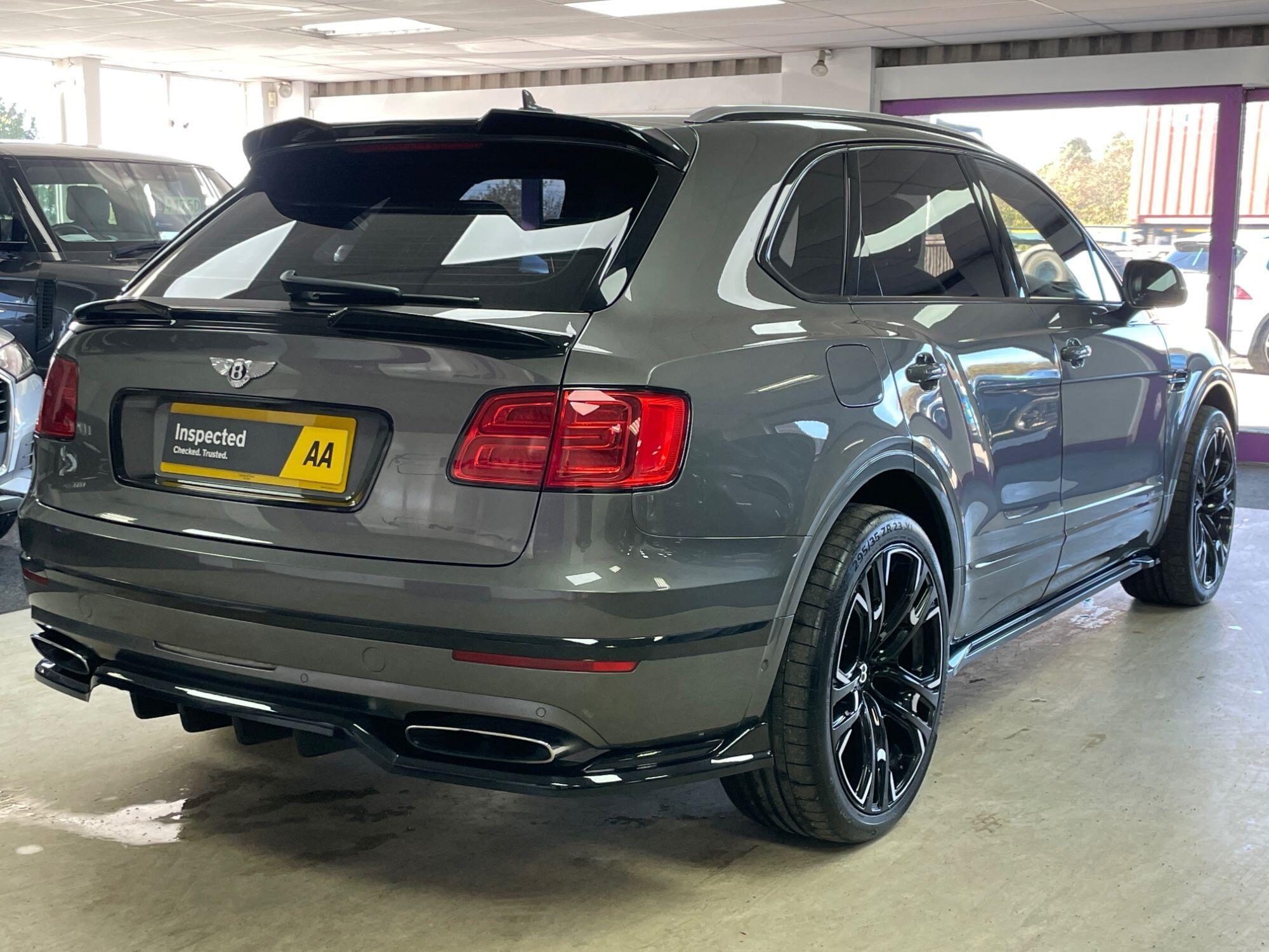 Bentley Bentayga - Image 10