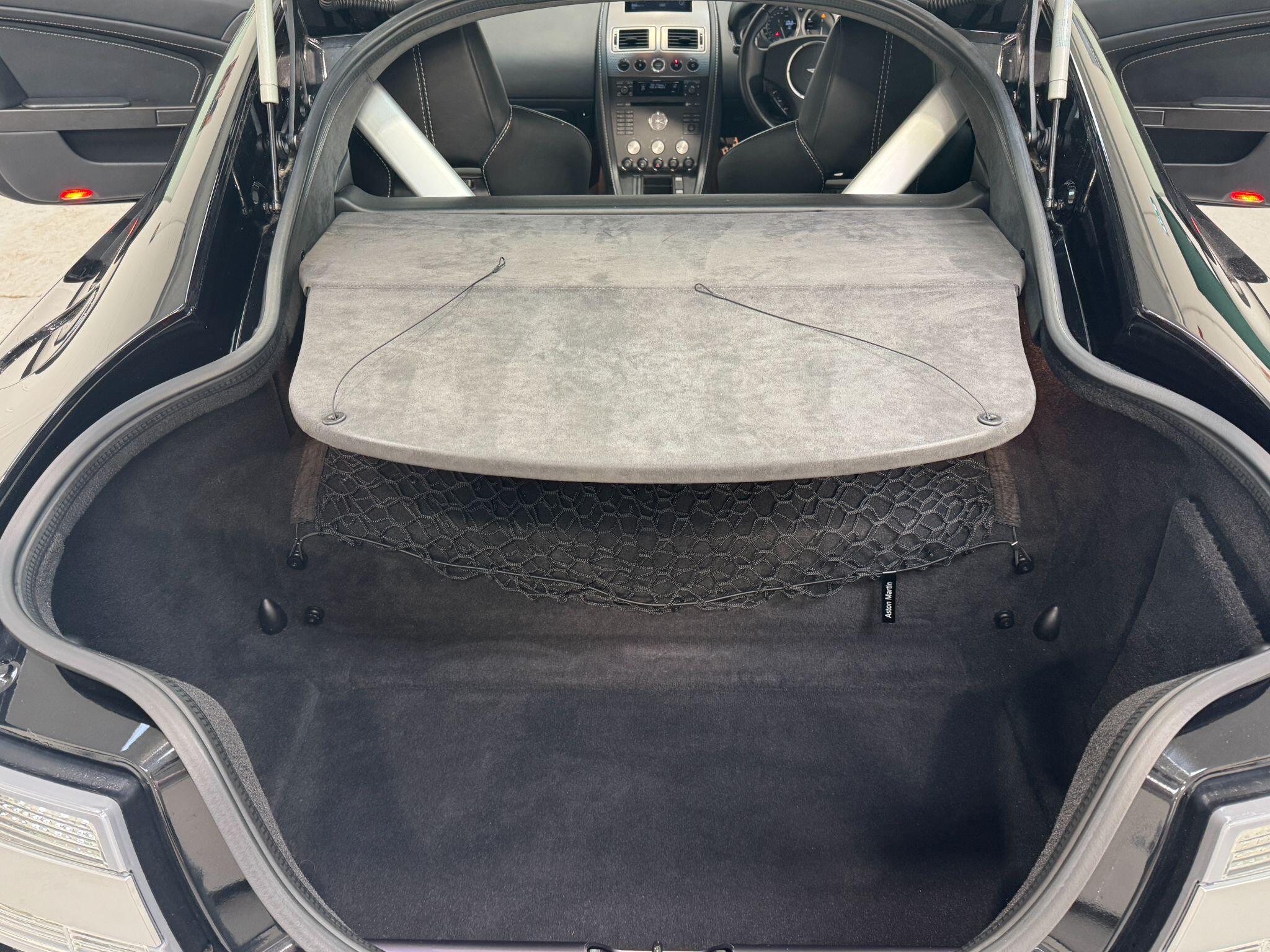 Aston Martin Vantage - Image 67