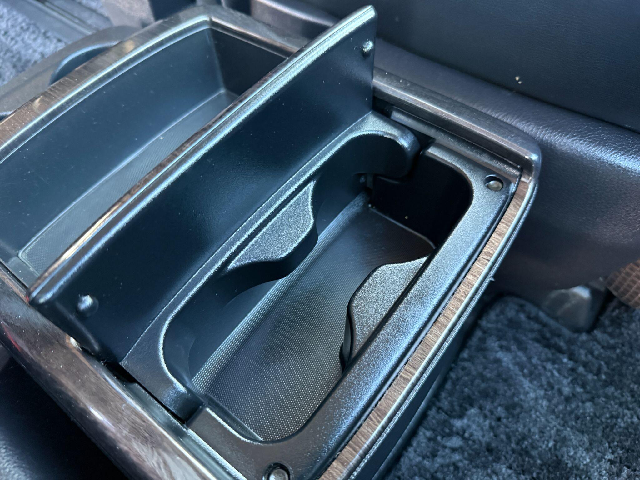 Nissan Elgrand - Image 55