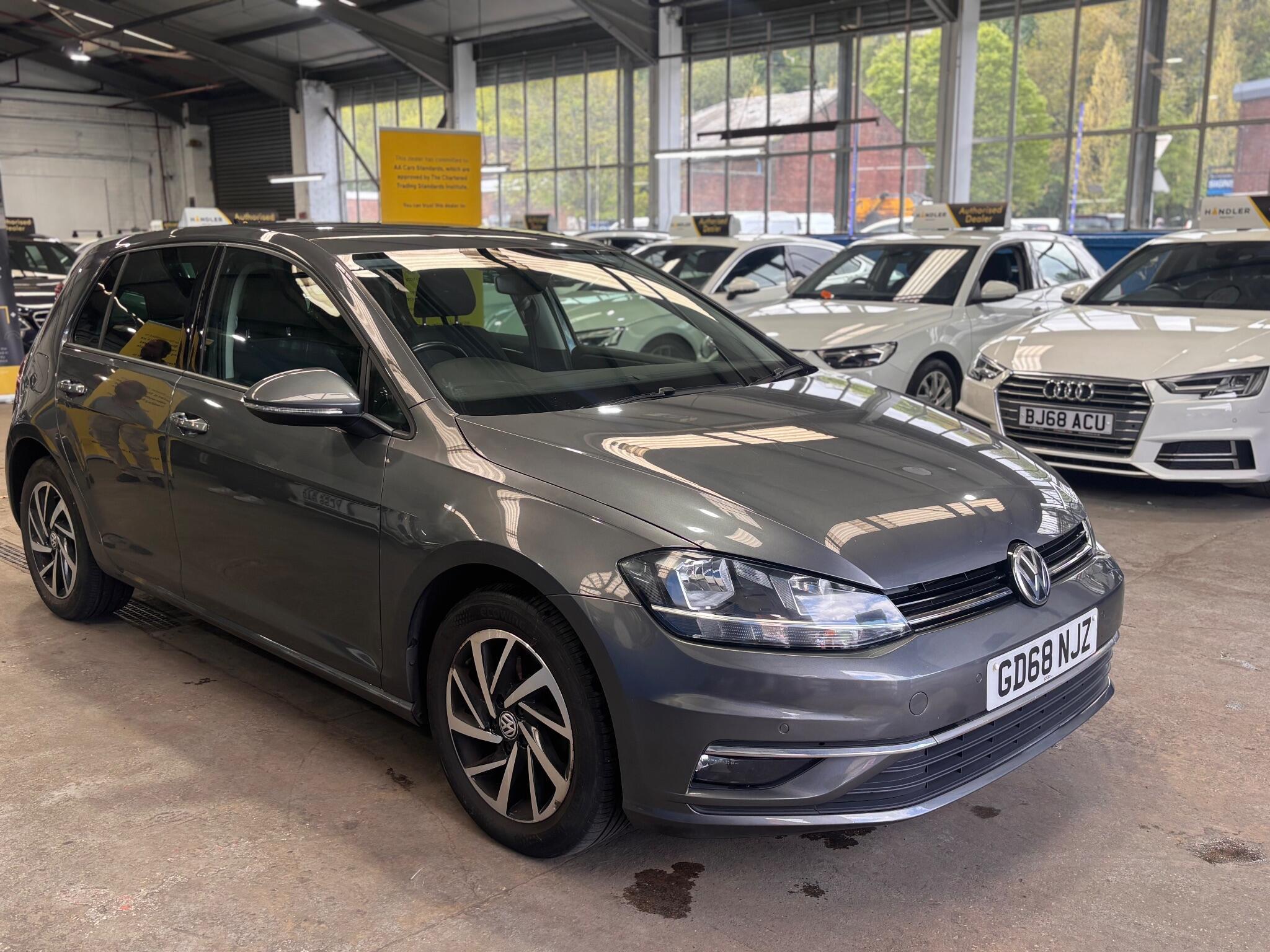 Volkswagen Golf - Image 24