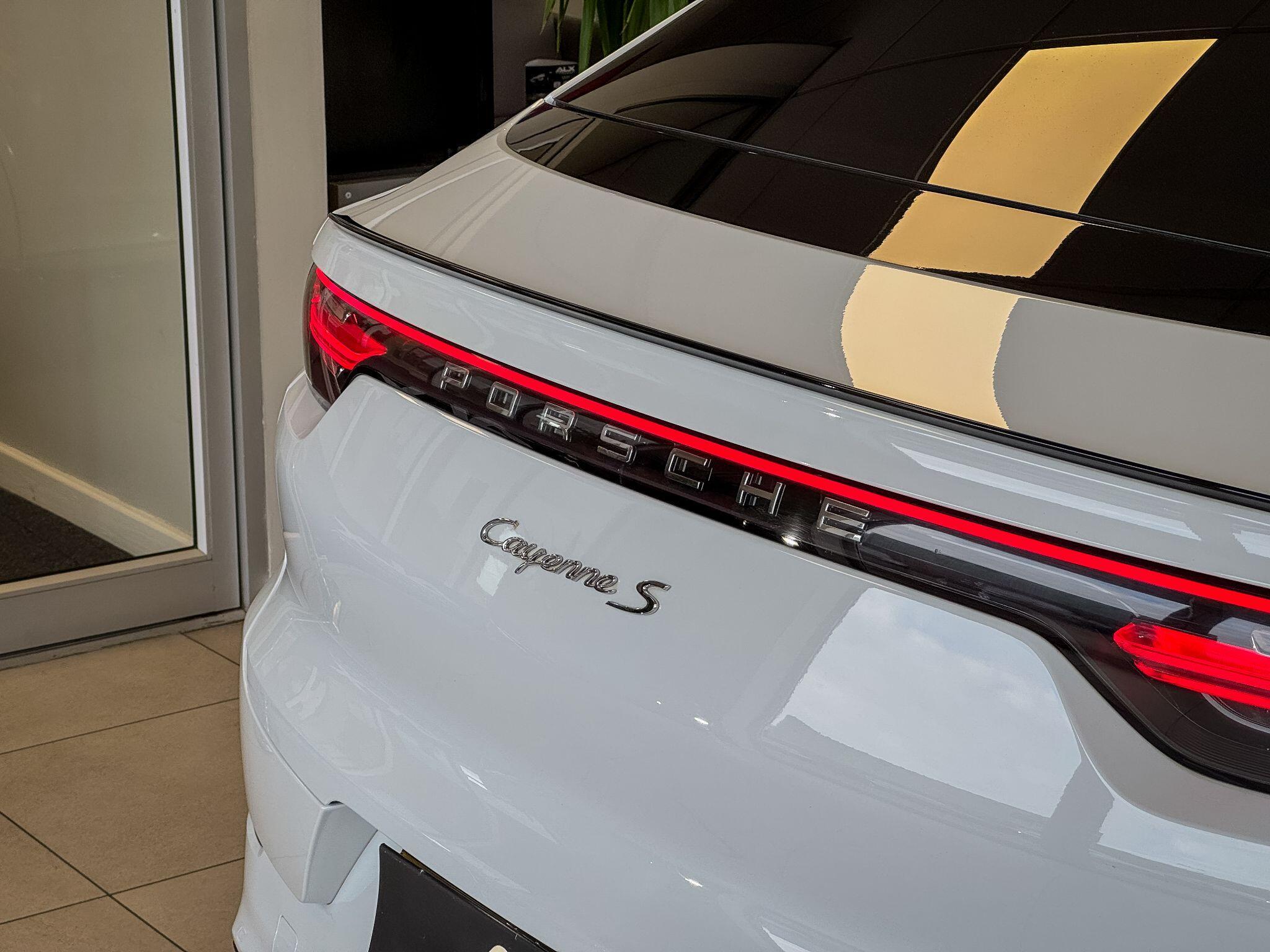 Porsche Cayenne - Image 23