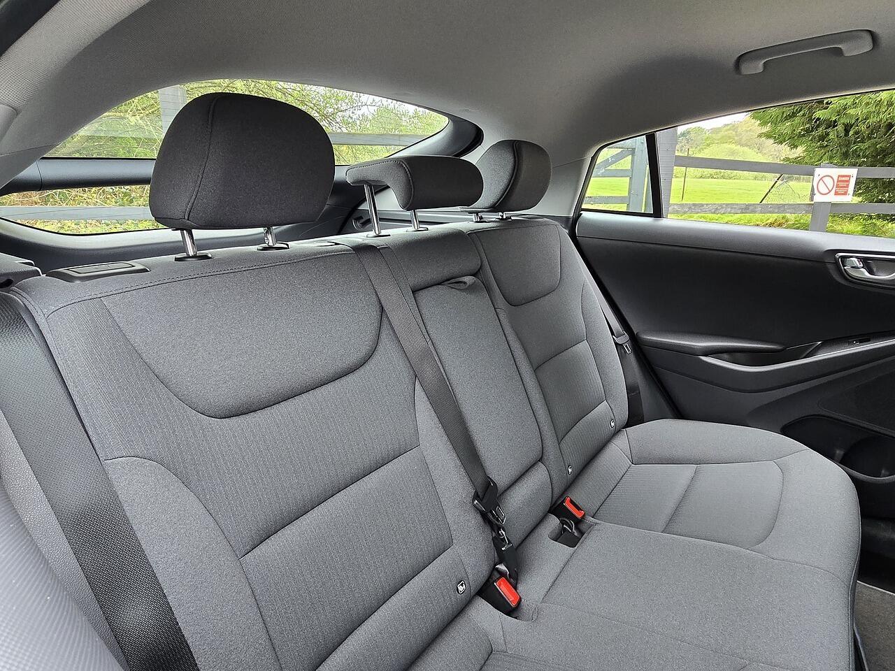 Hyundai Ioniq - Image 13