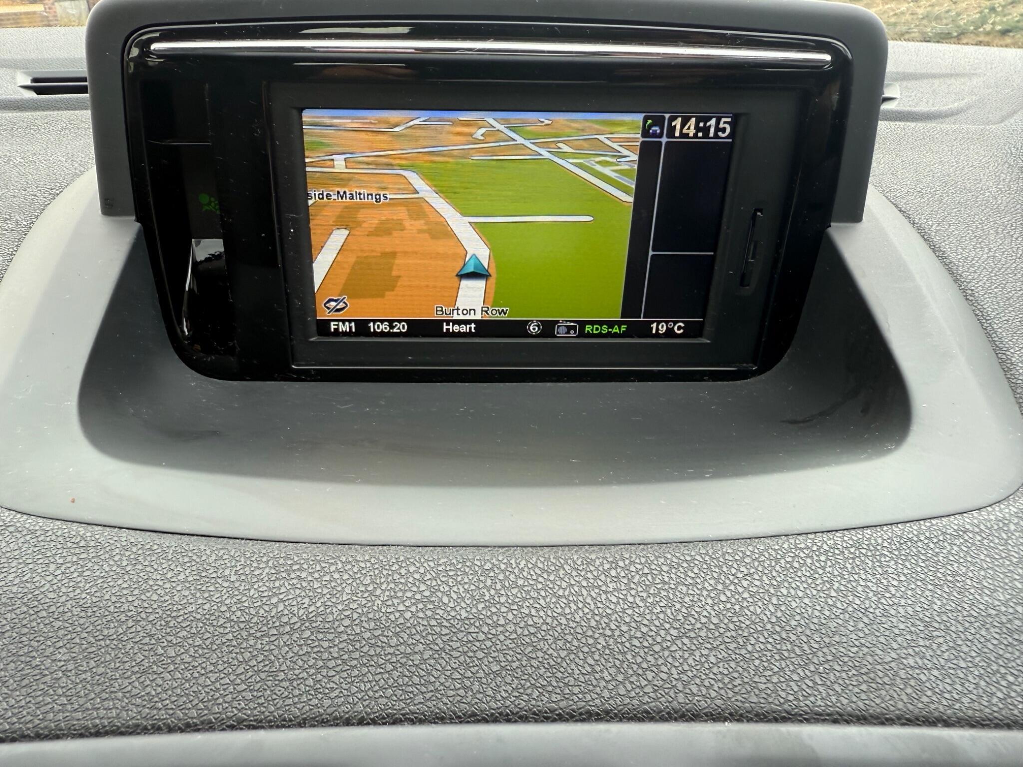 Renault Megane - Image 18