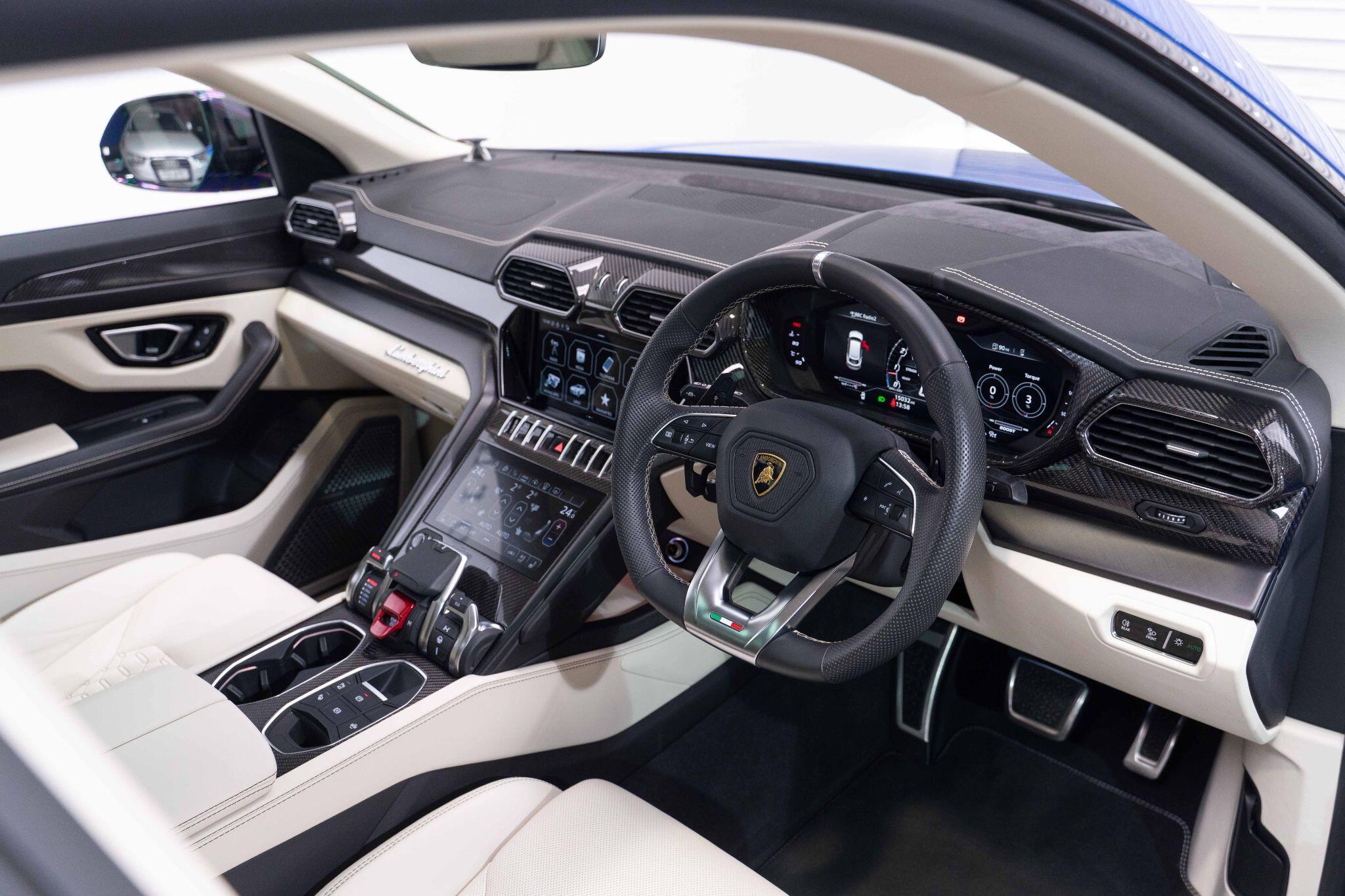 Lamborghini Urus - Image 22