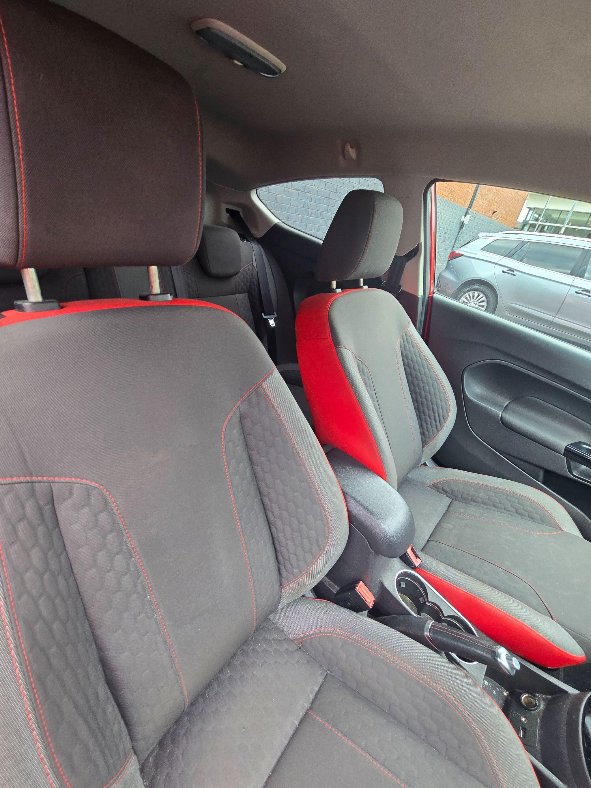 Ford Fiesta - Image 31