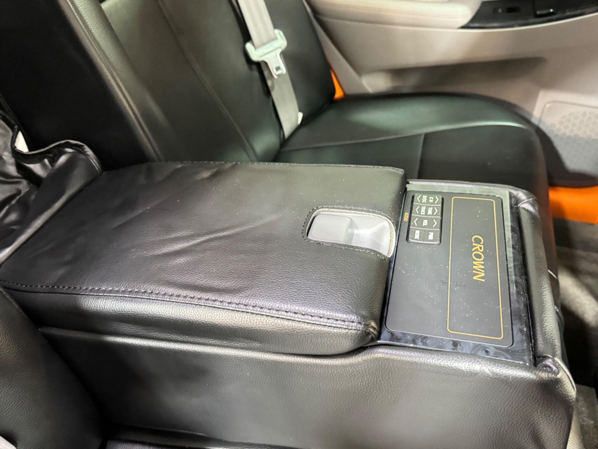 Toyota CROWN - Image 15