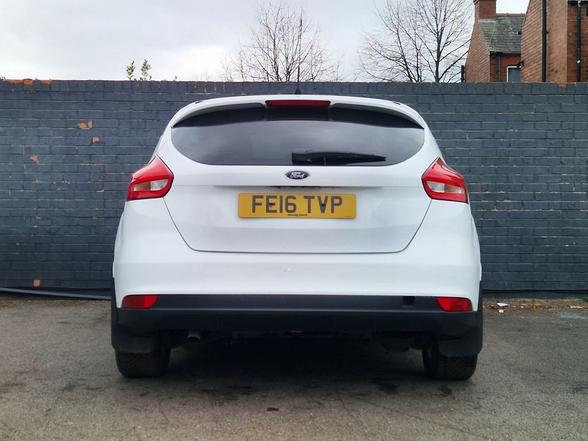 Ford Focus - Image 24