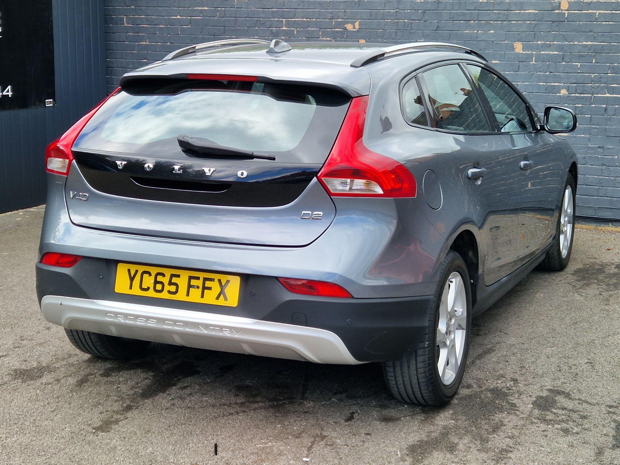 Volvo V40 CROSS COUNTRY - Image 10