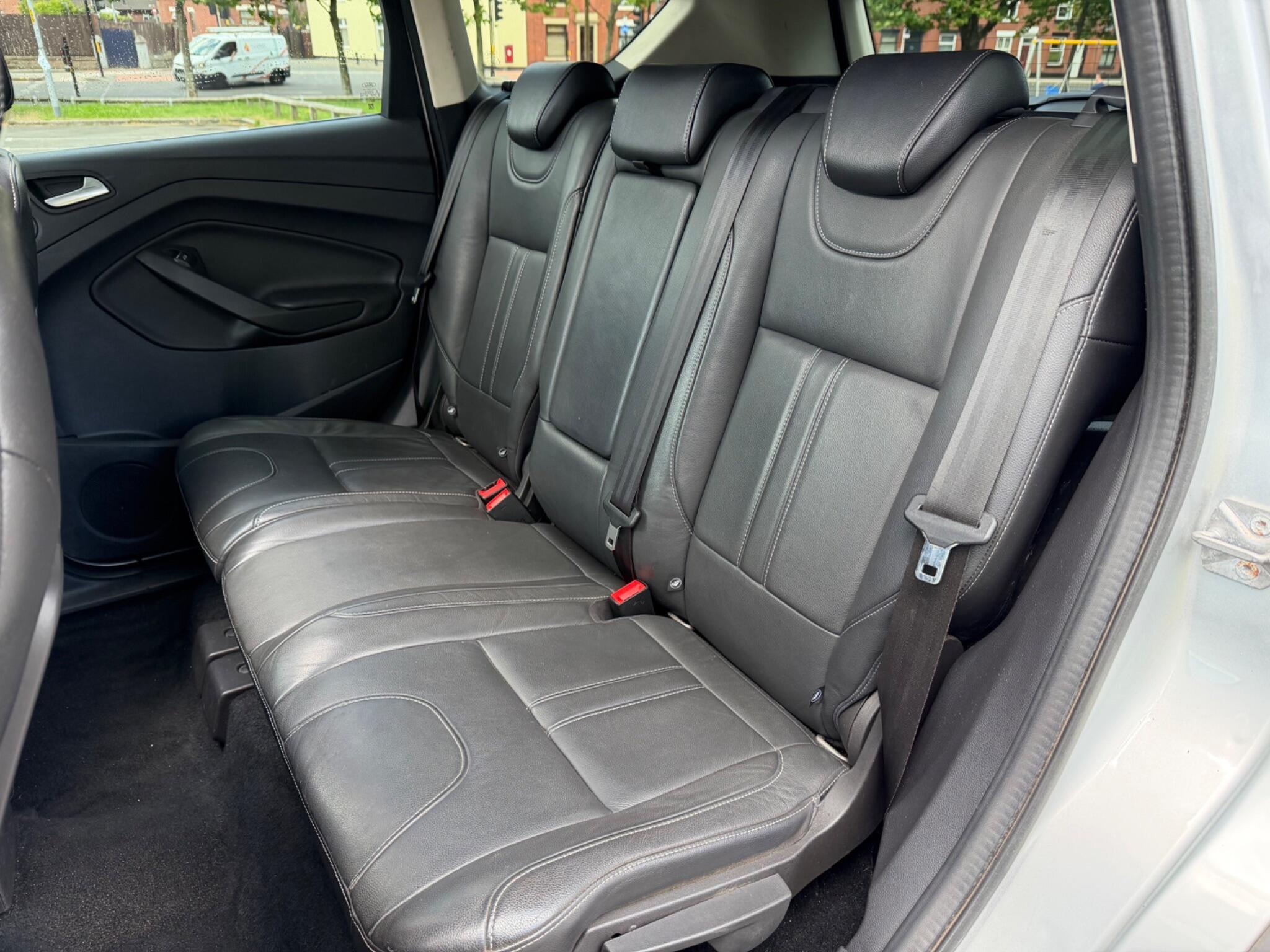 Ford Kuga - Image 19