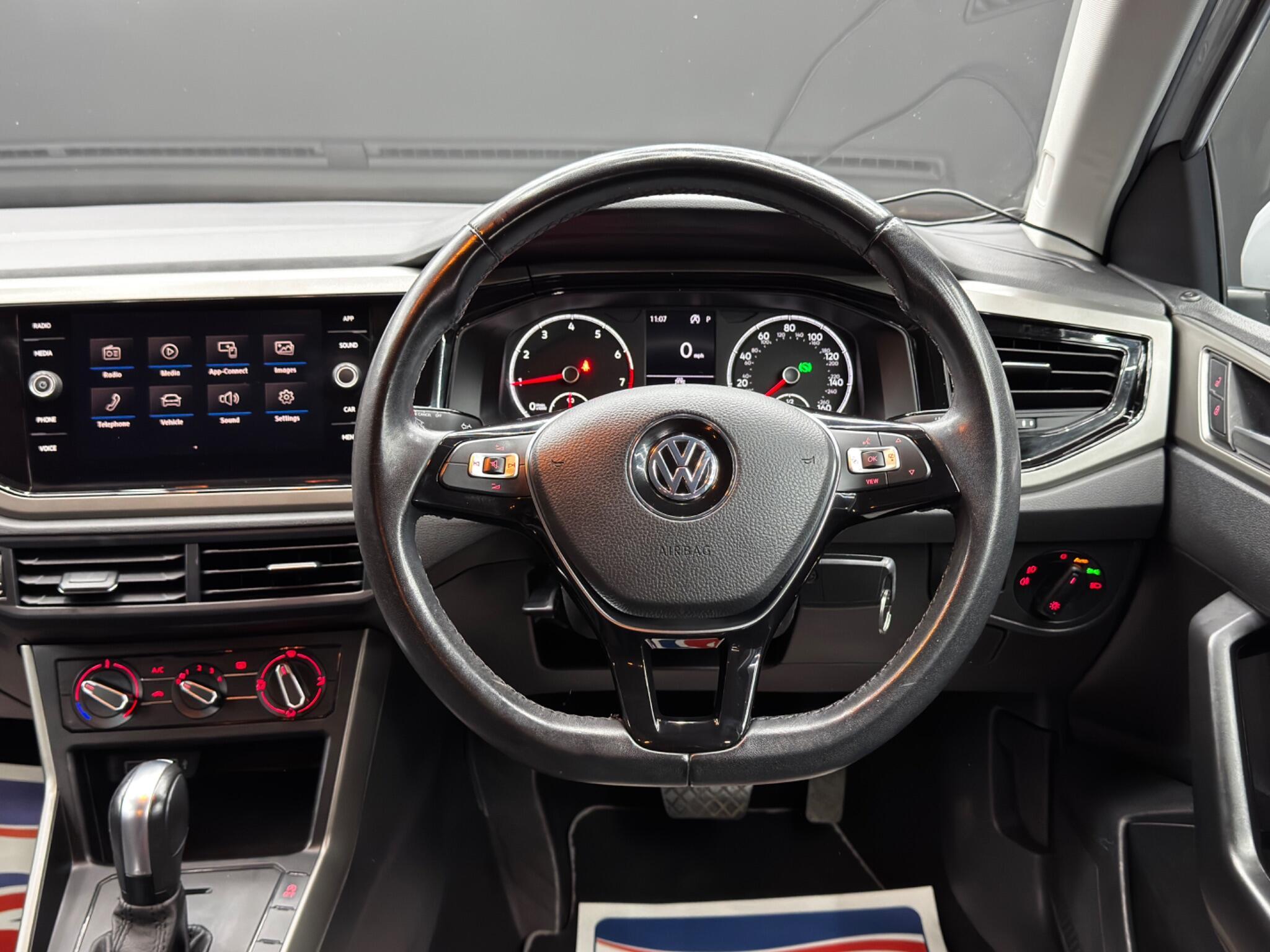 Volkswagen Polo - Image 18