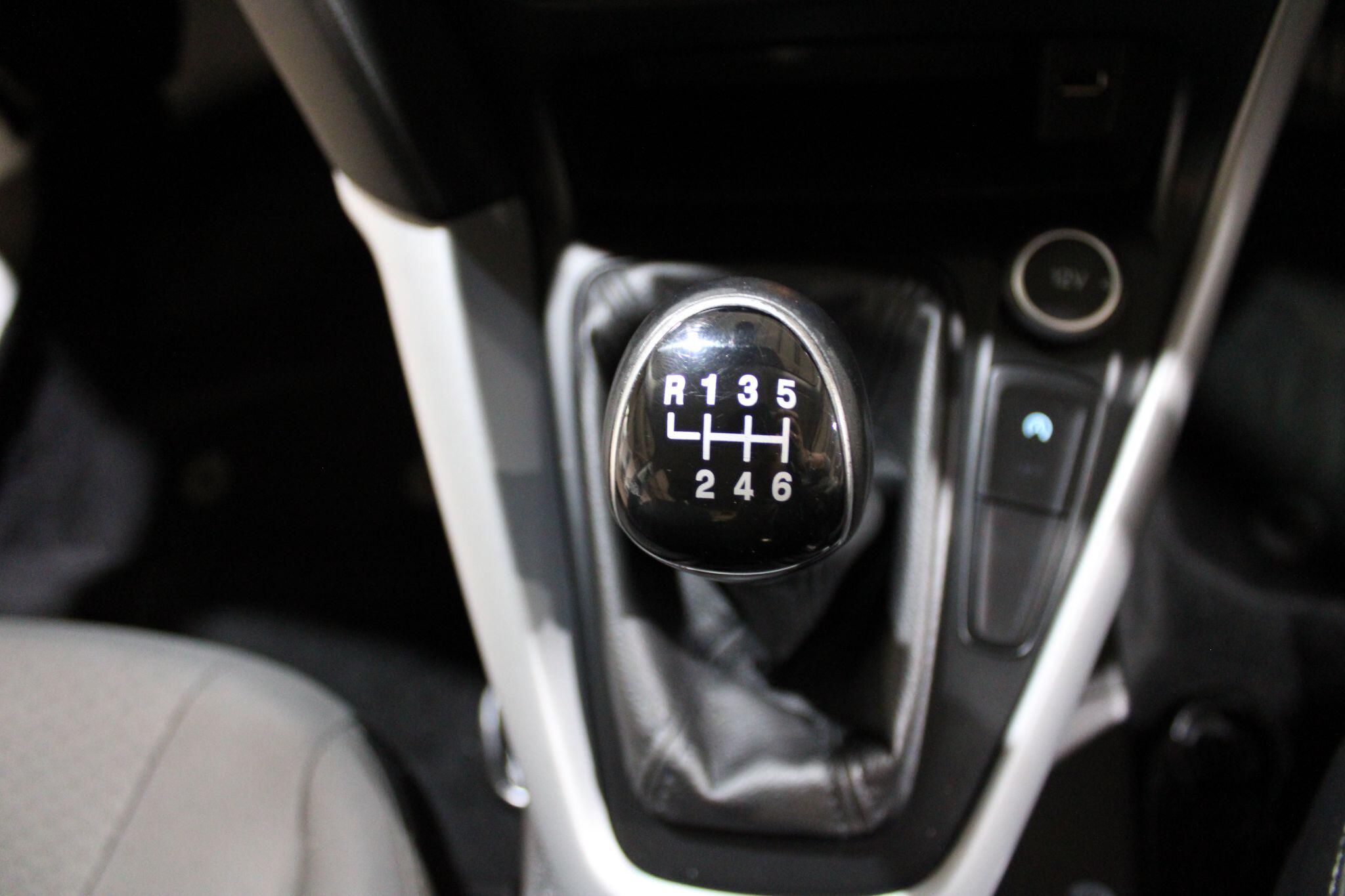 Ford Focus - Image 10