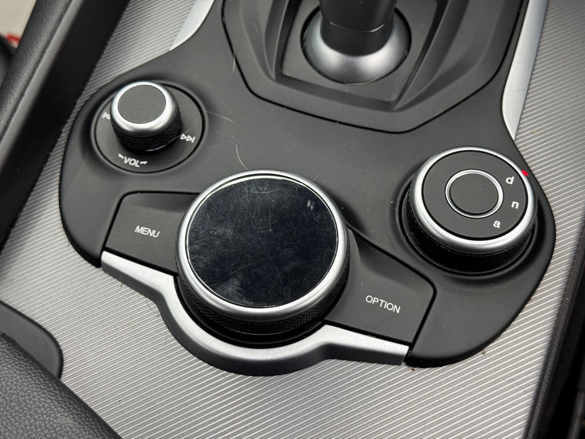 Alfa Romeo Giulia - Image 27