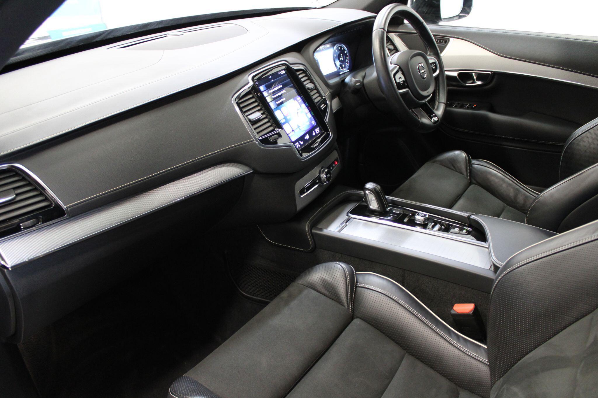 Volvo XC90 - Image 2