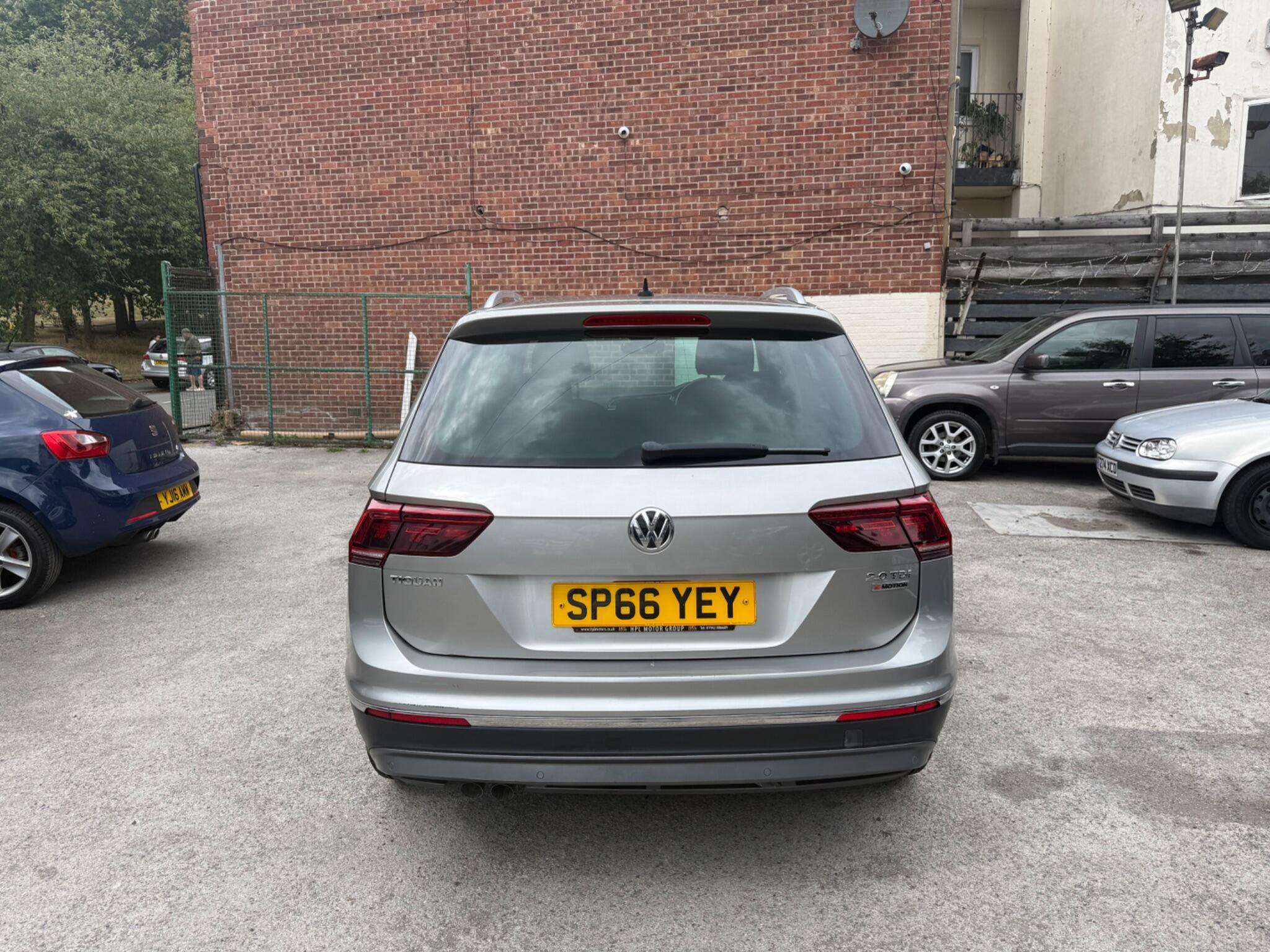 Volkswagen Tiguan - Image 6