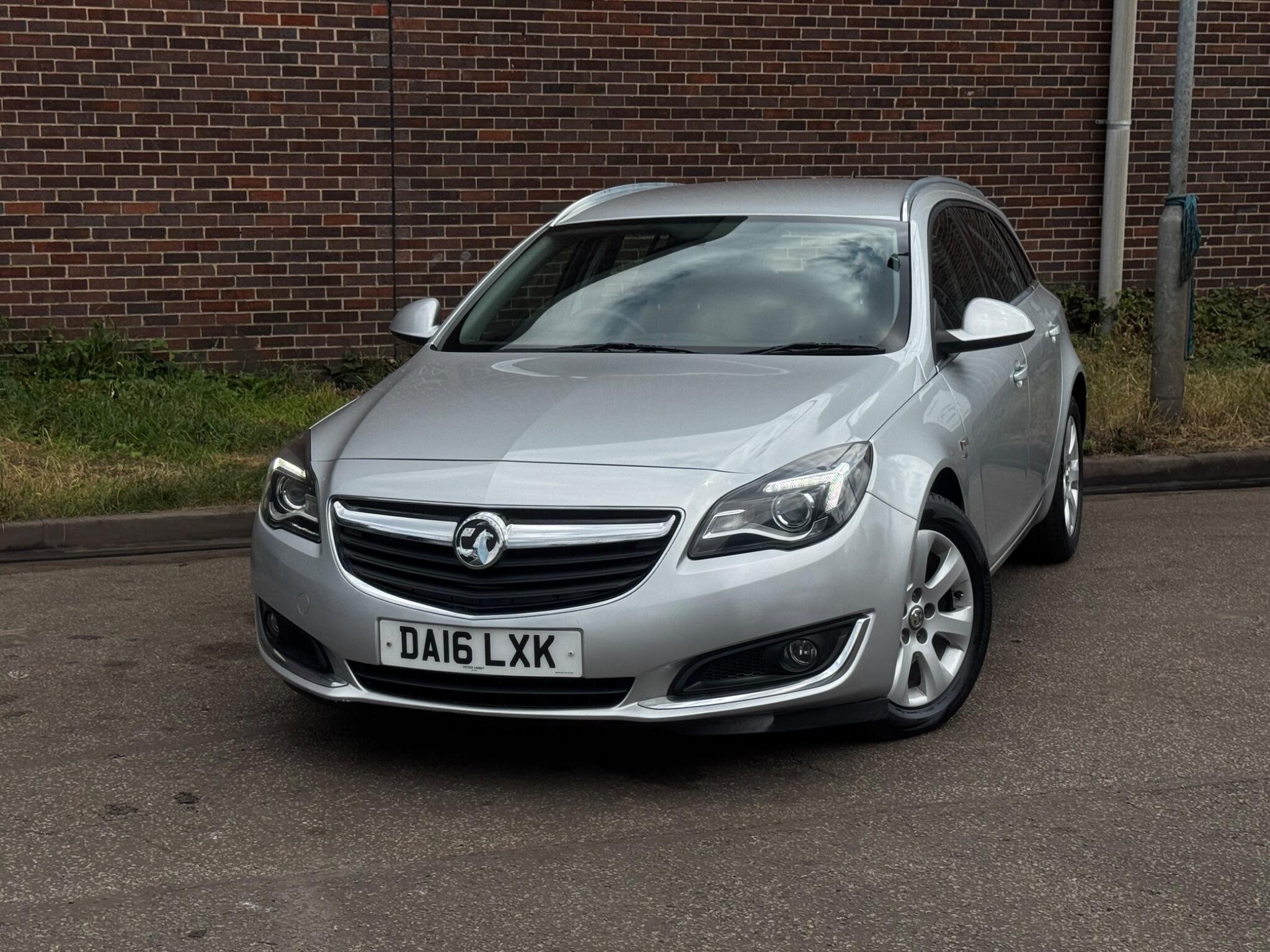 Vauxhall Insignia - Image 9