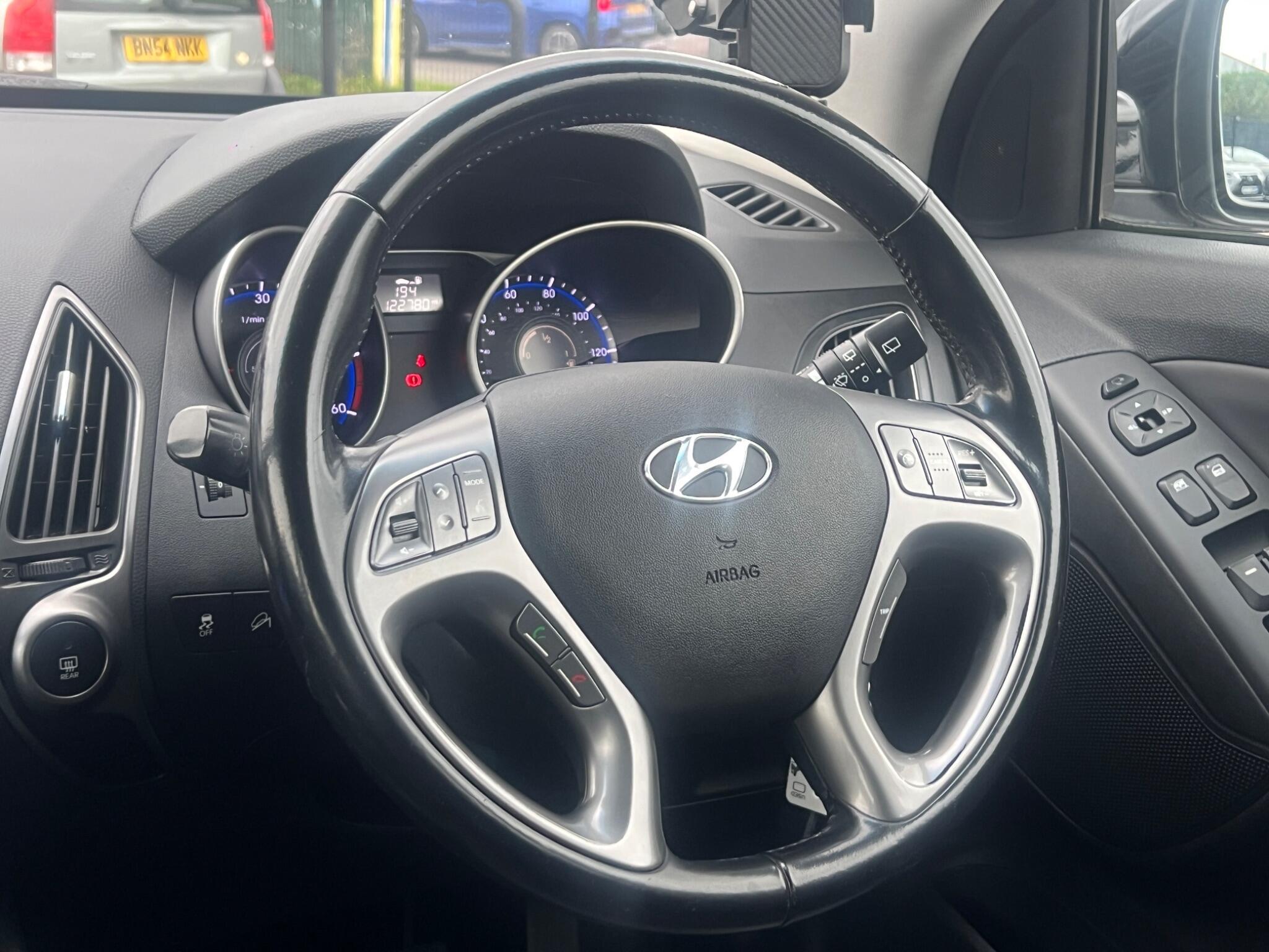 Hyundai ix35 - Image 15