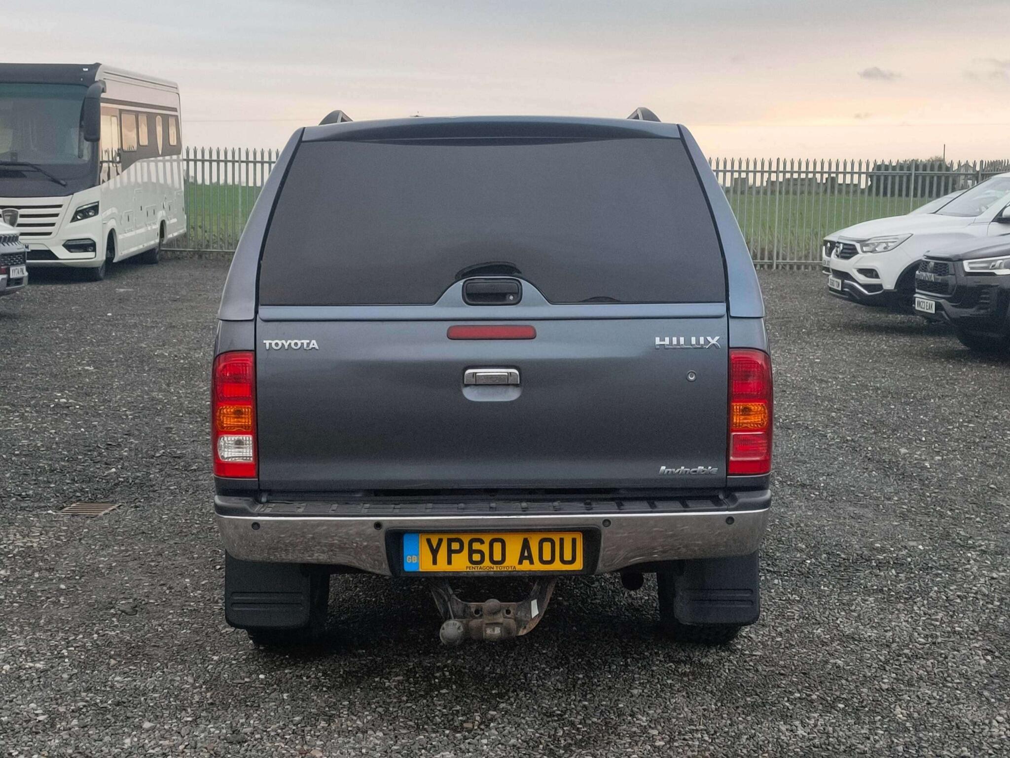 Toyota Hilux - Image 9