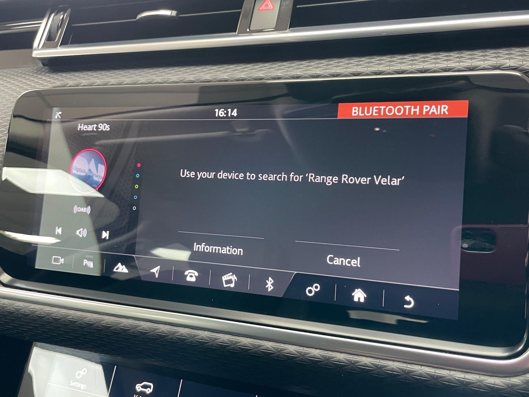 Land Rover Range Rover Velar - Image 42