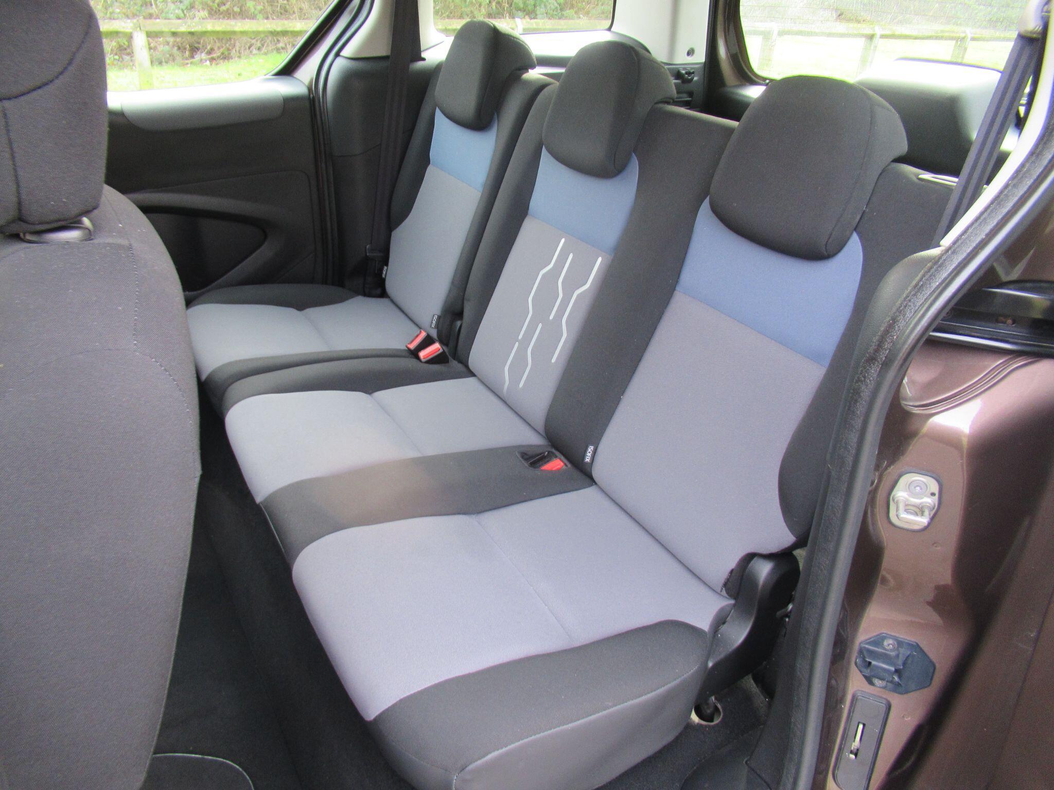 Peugeot Partner Tepee - Image 17