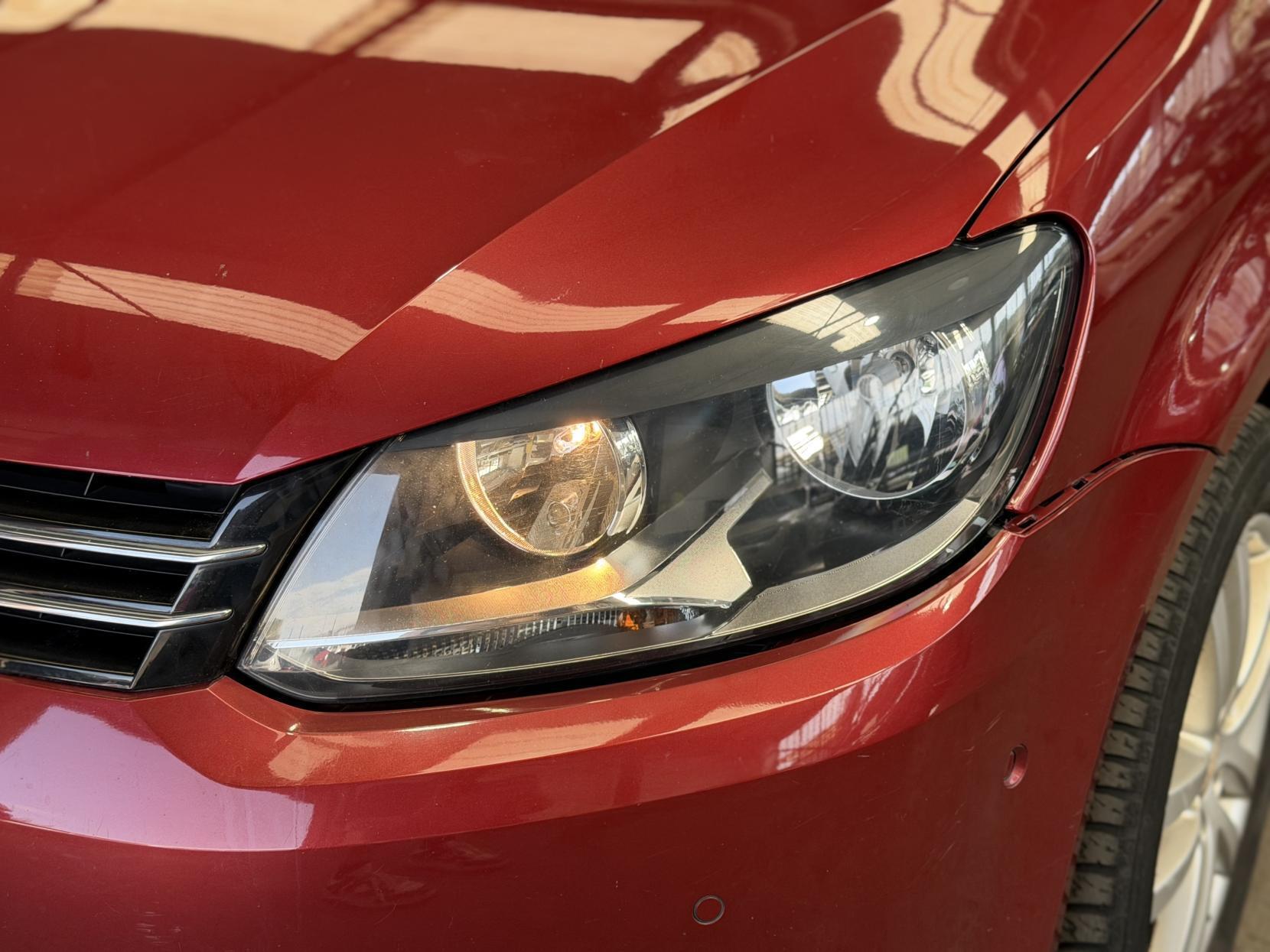 Volkswagen Touran - Image 10