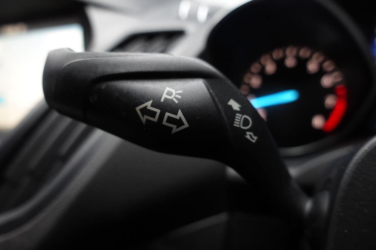 Ford Kuga - Image 32