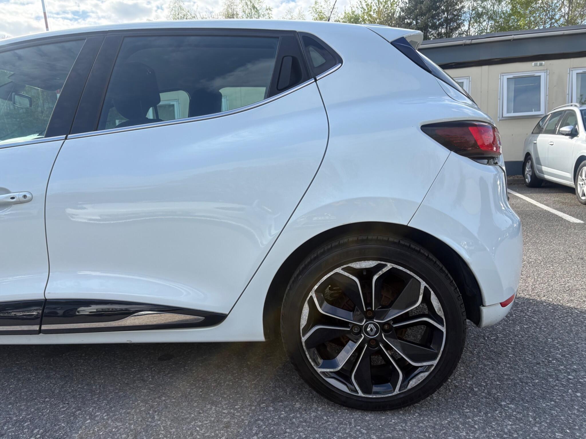 Renault Clio - Image 7