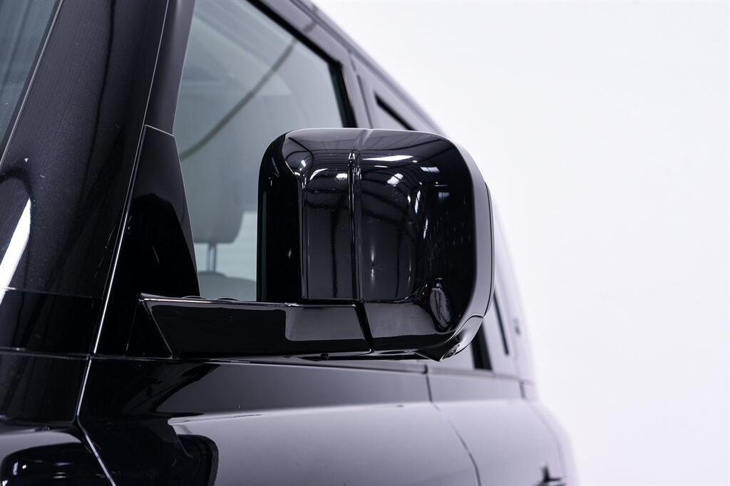 Land Rover Defender 110 - Image 5