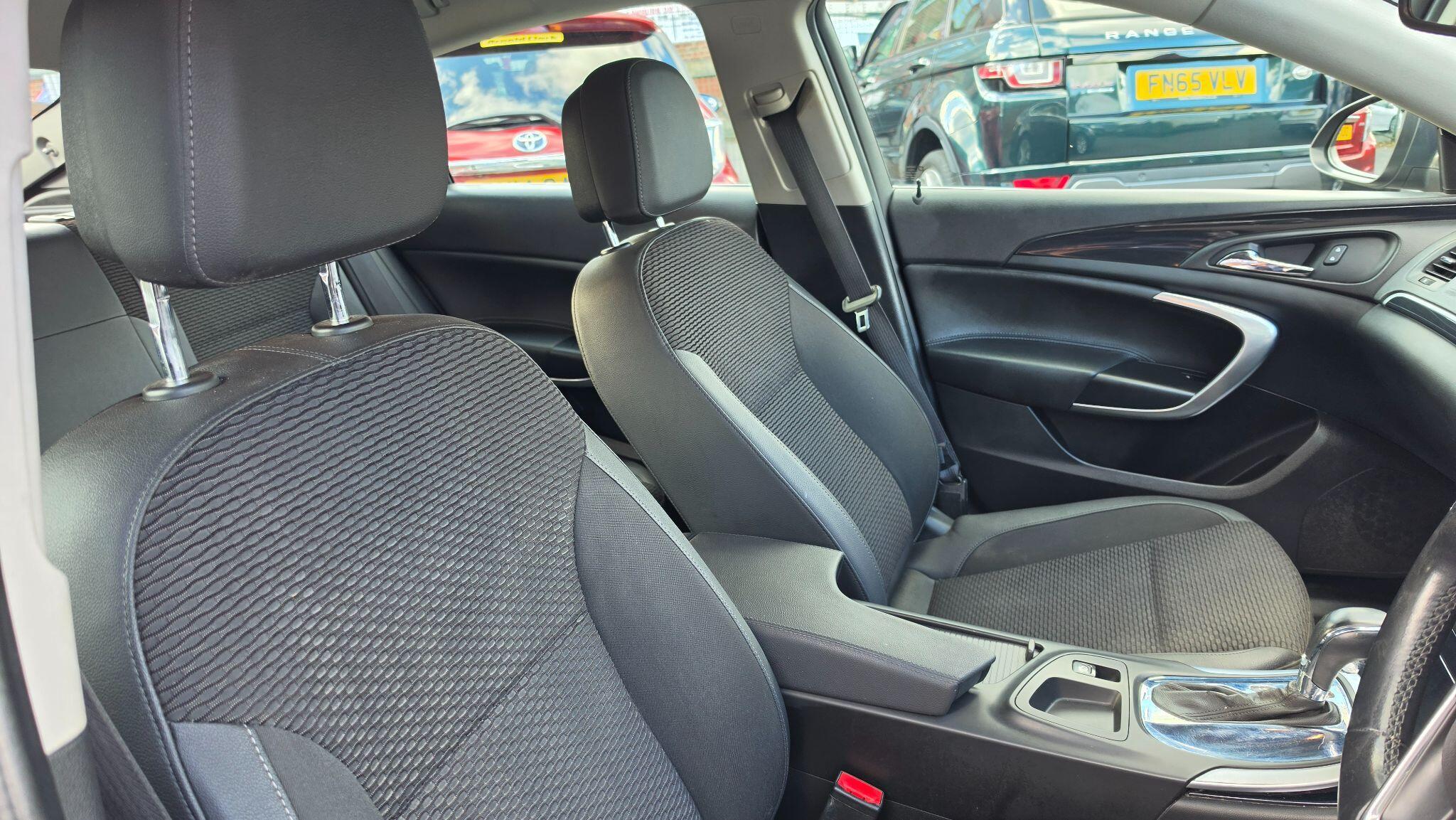 Vauxhall Insignia - Image 10