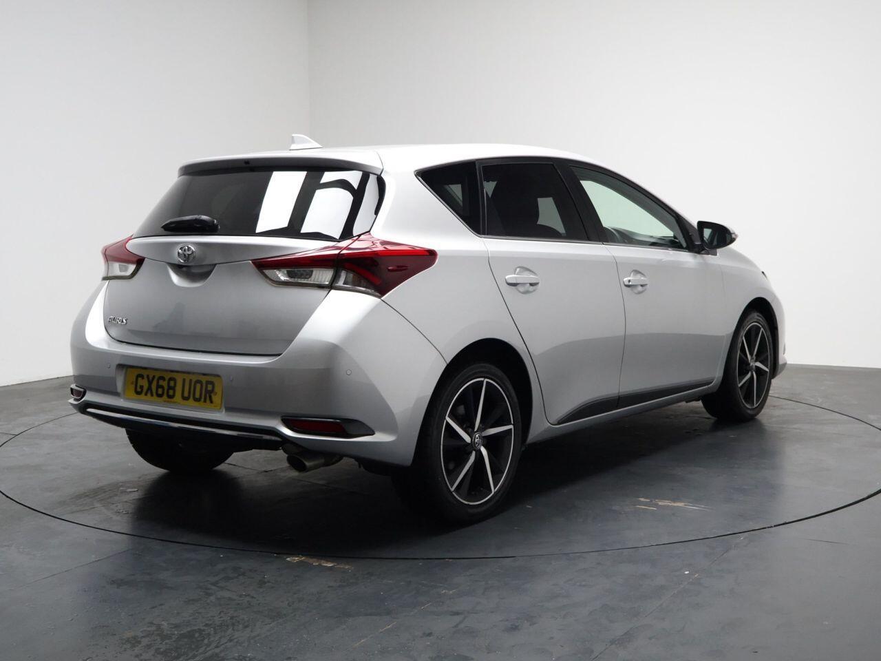 Toyota Auris - Image 18