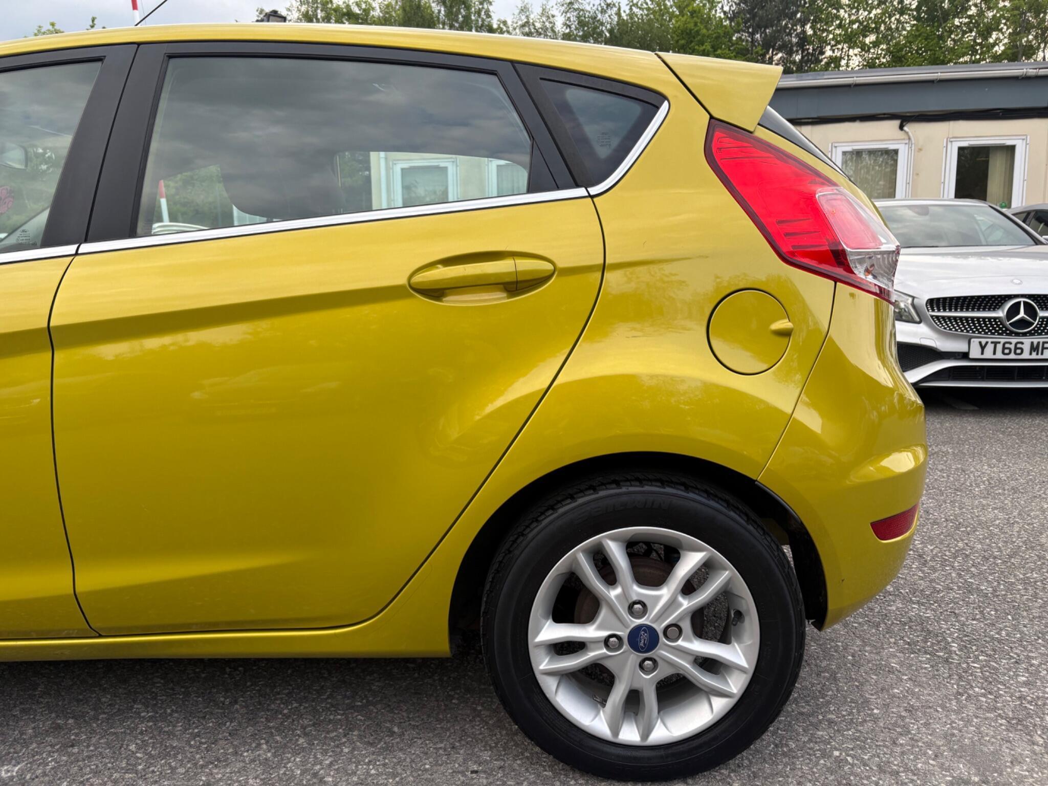Ford Fiesta - Image 11