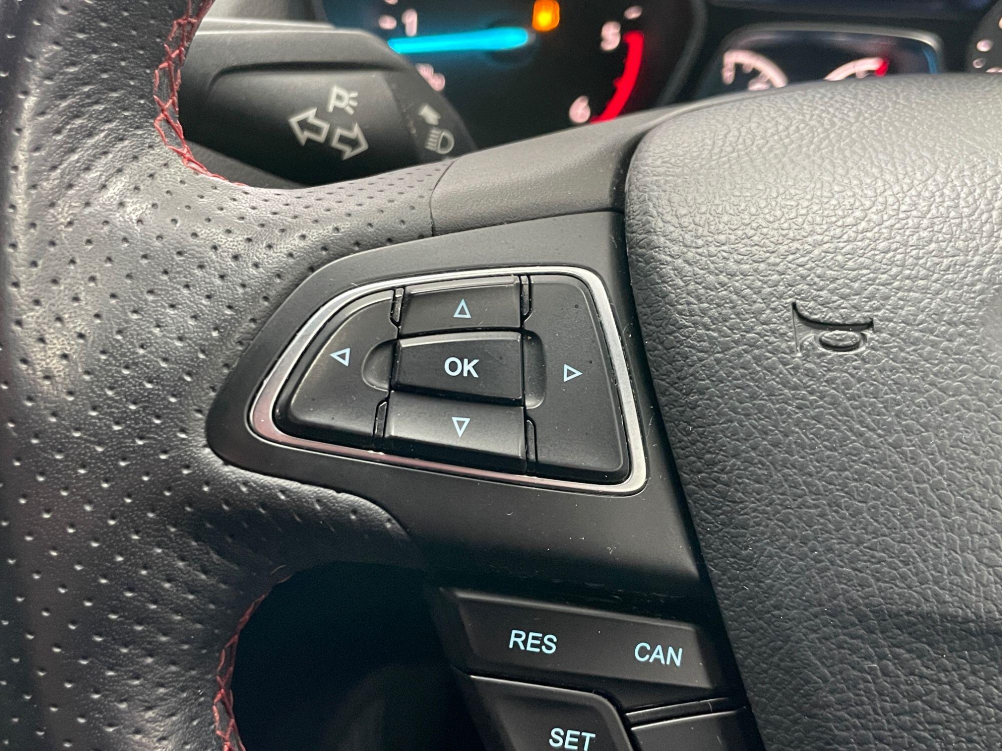 Ford Kuga - Image 35