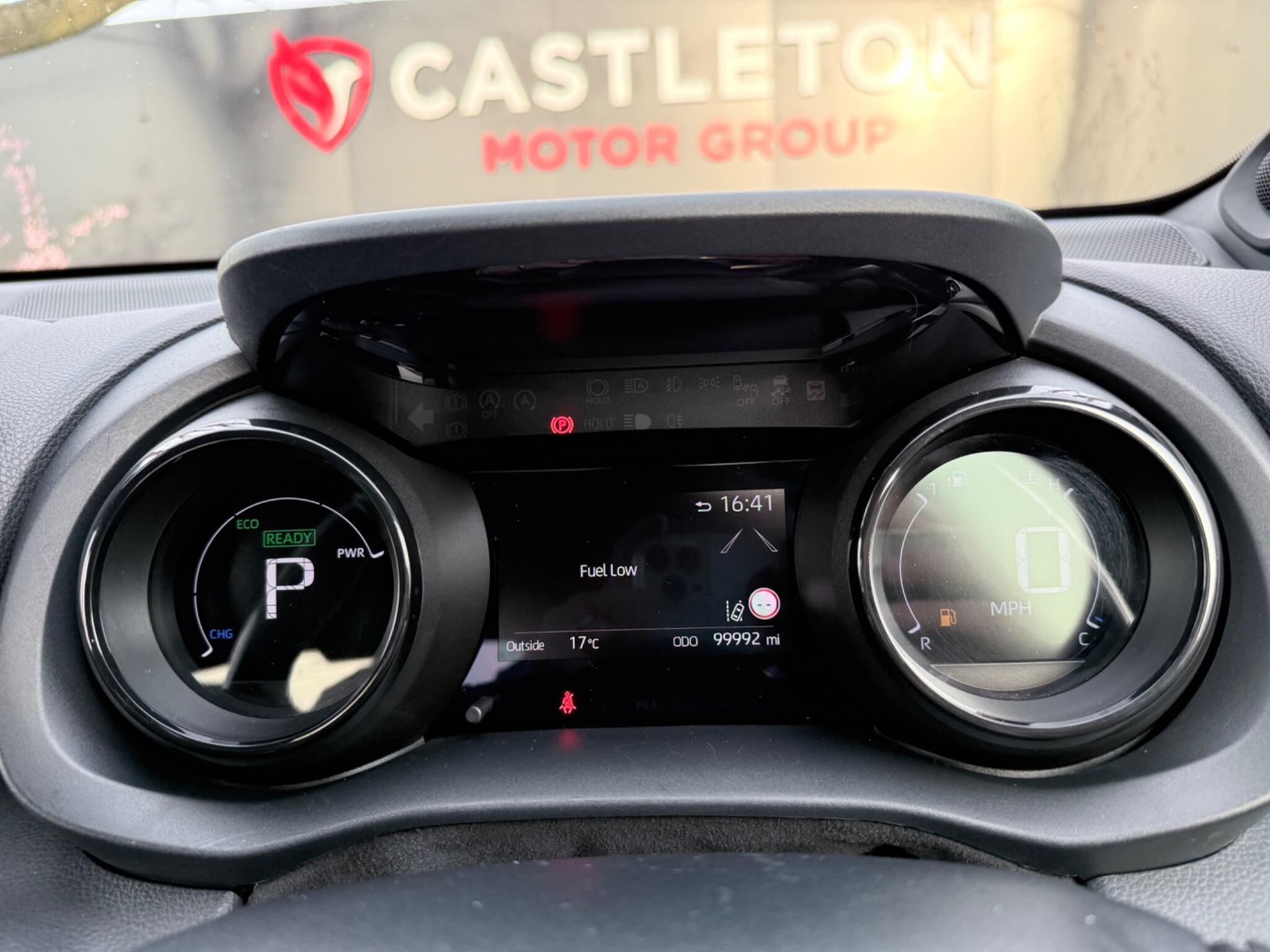 Toyota Yaris - Image 33