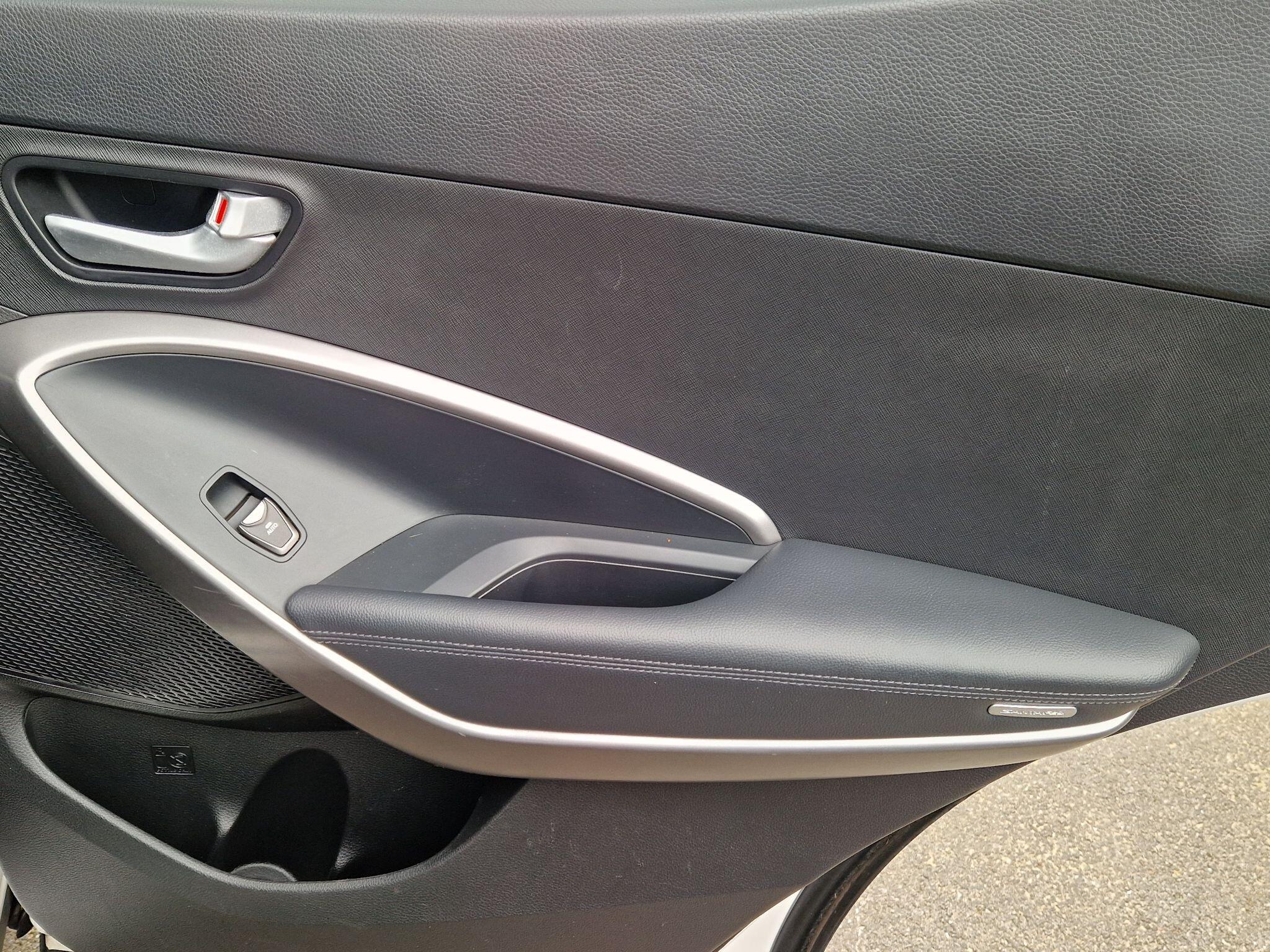 Hyundai Santa Fe - Image 36