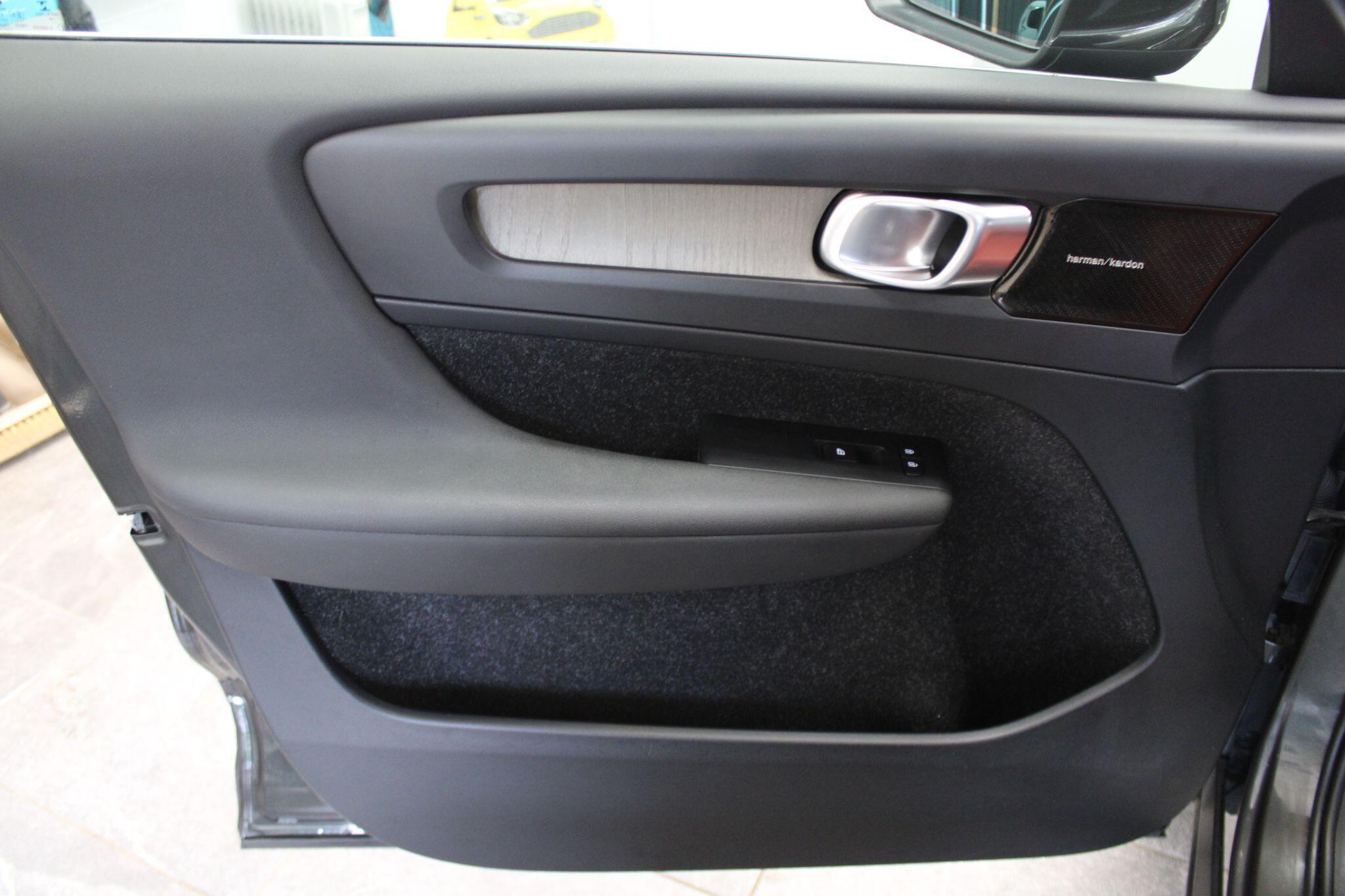 Volvo XC40 - Image 30