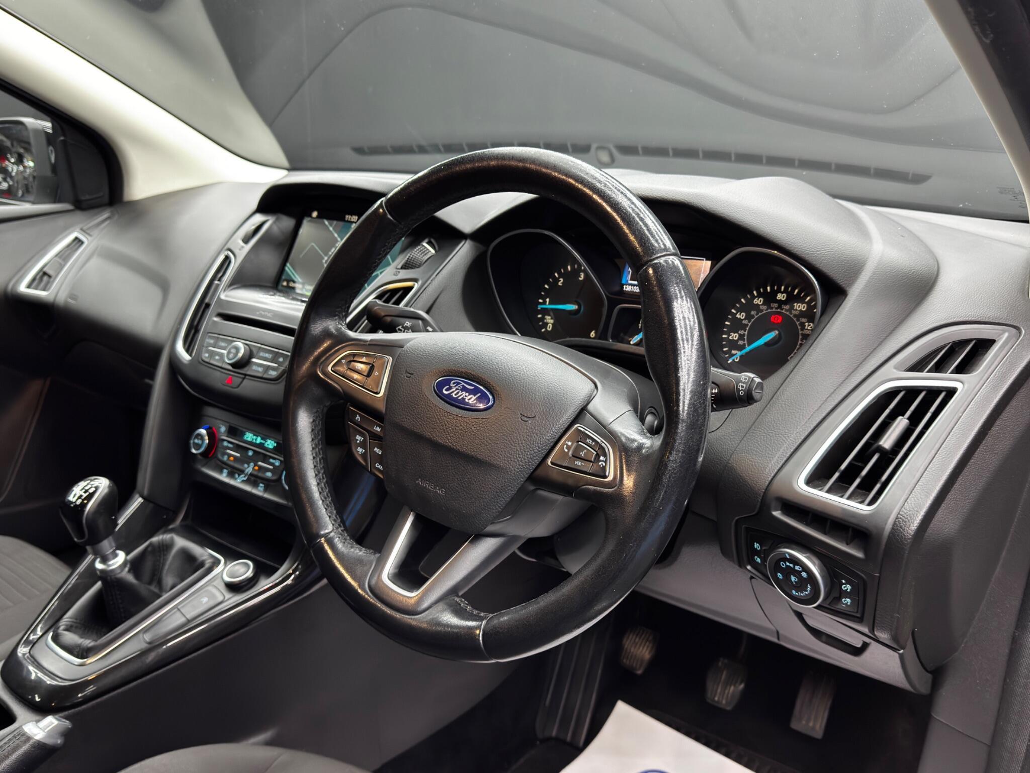 Ford Focus - Image 9