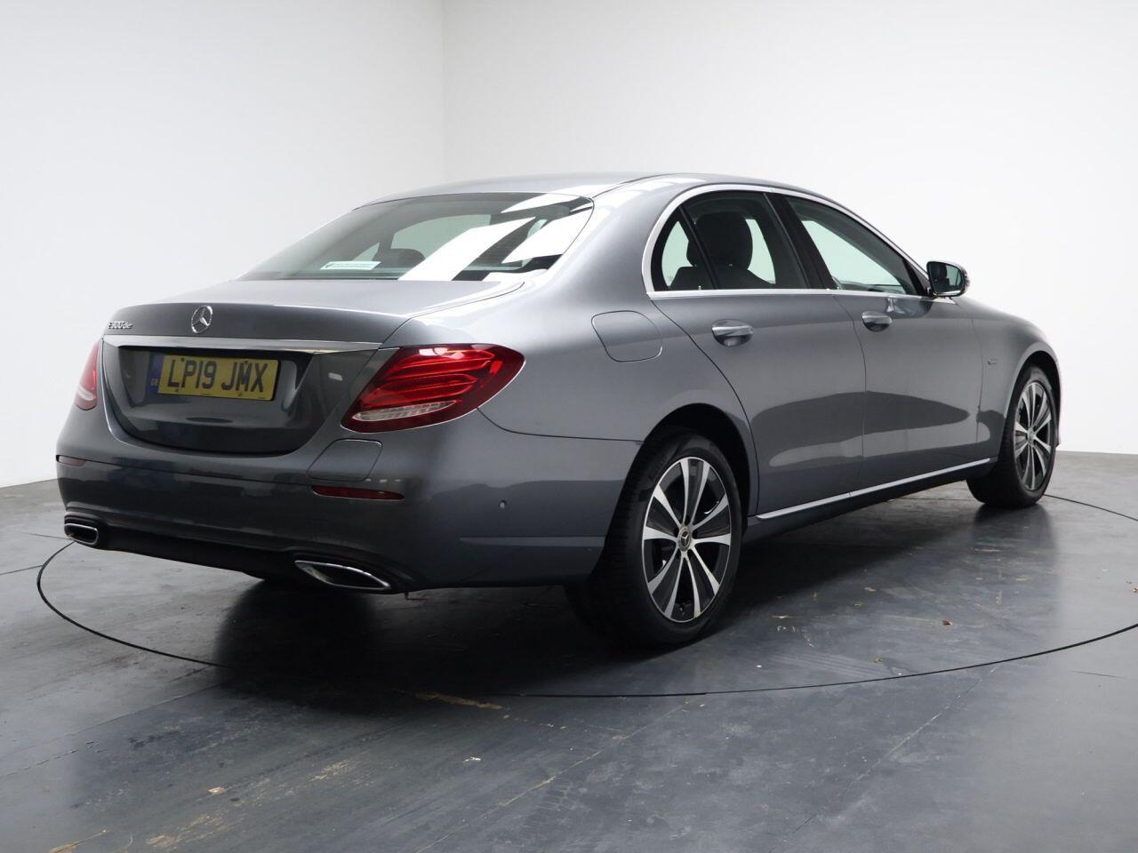 Mercedes-benz E-CLASS - Image 26