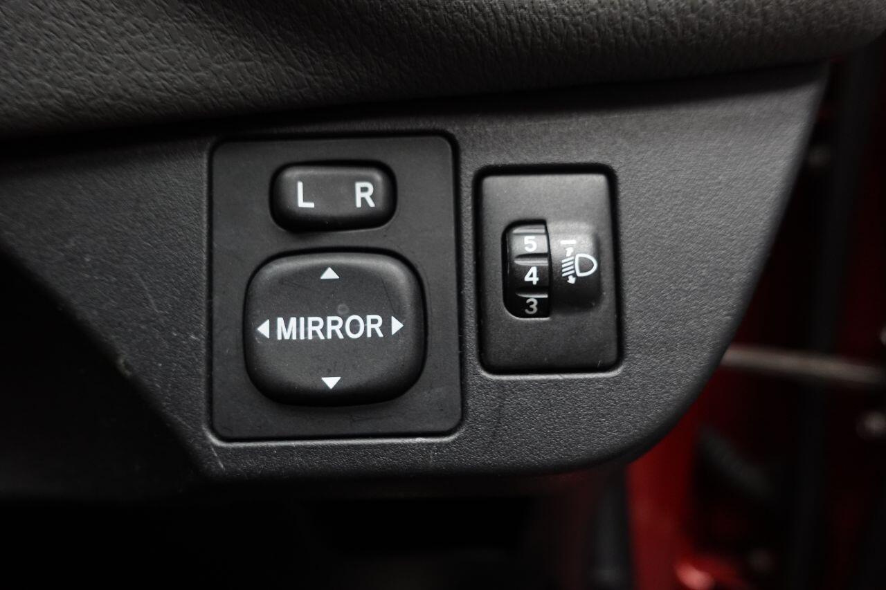 Toyota Yaris - Image 36