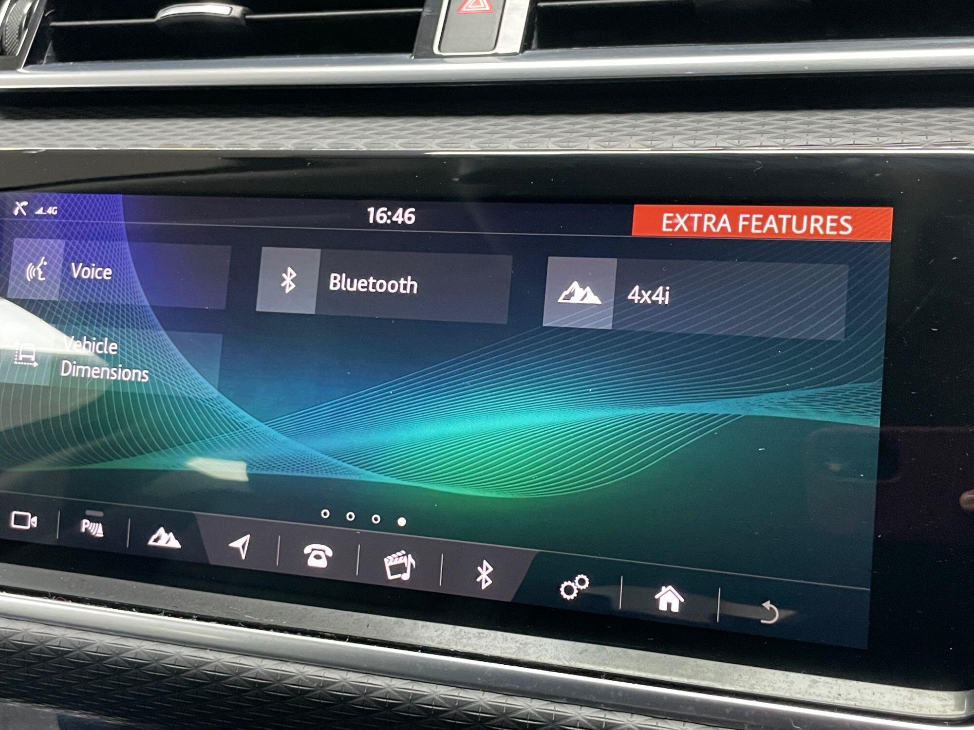 Land Rover Range Rover Velar - Image 43