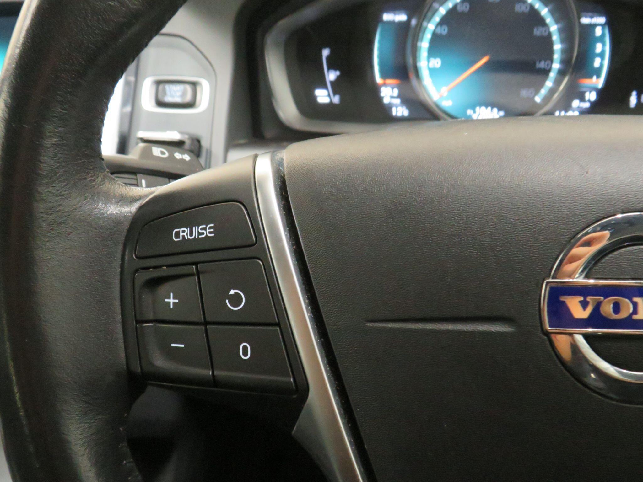 Volvo XC60 - Image 16