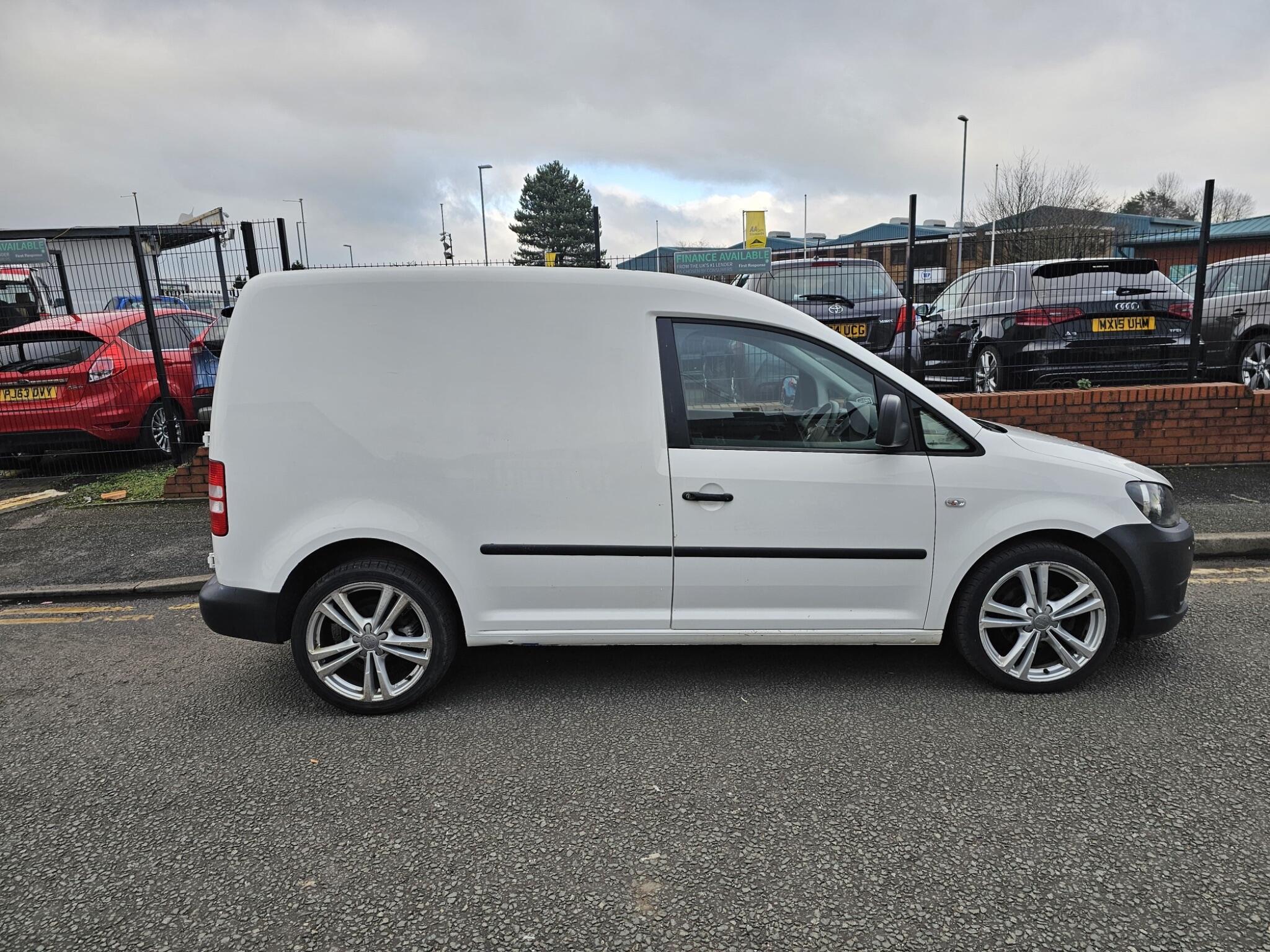 Volkswagen Caddy - Image 5