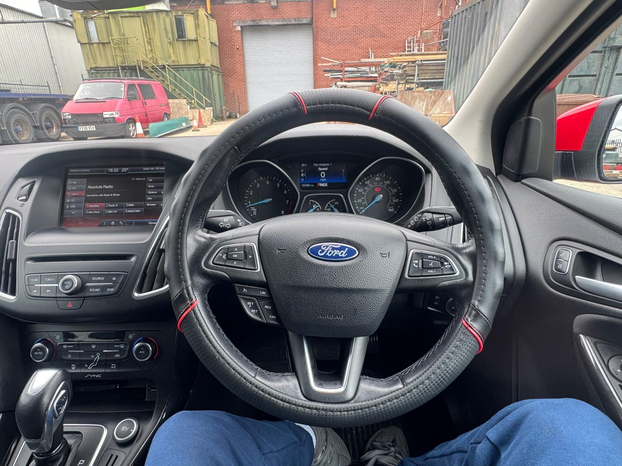 Ford Focus - Image 20