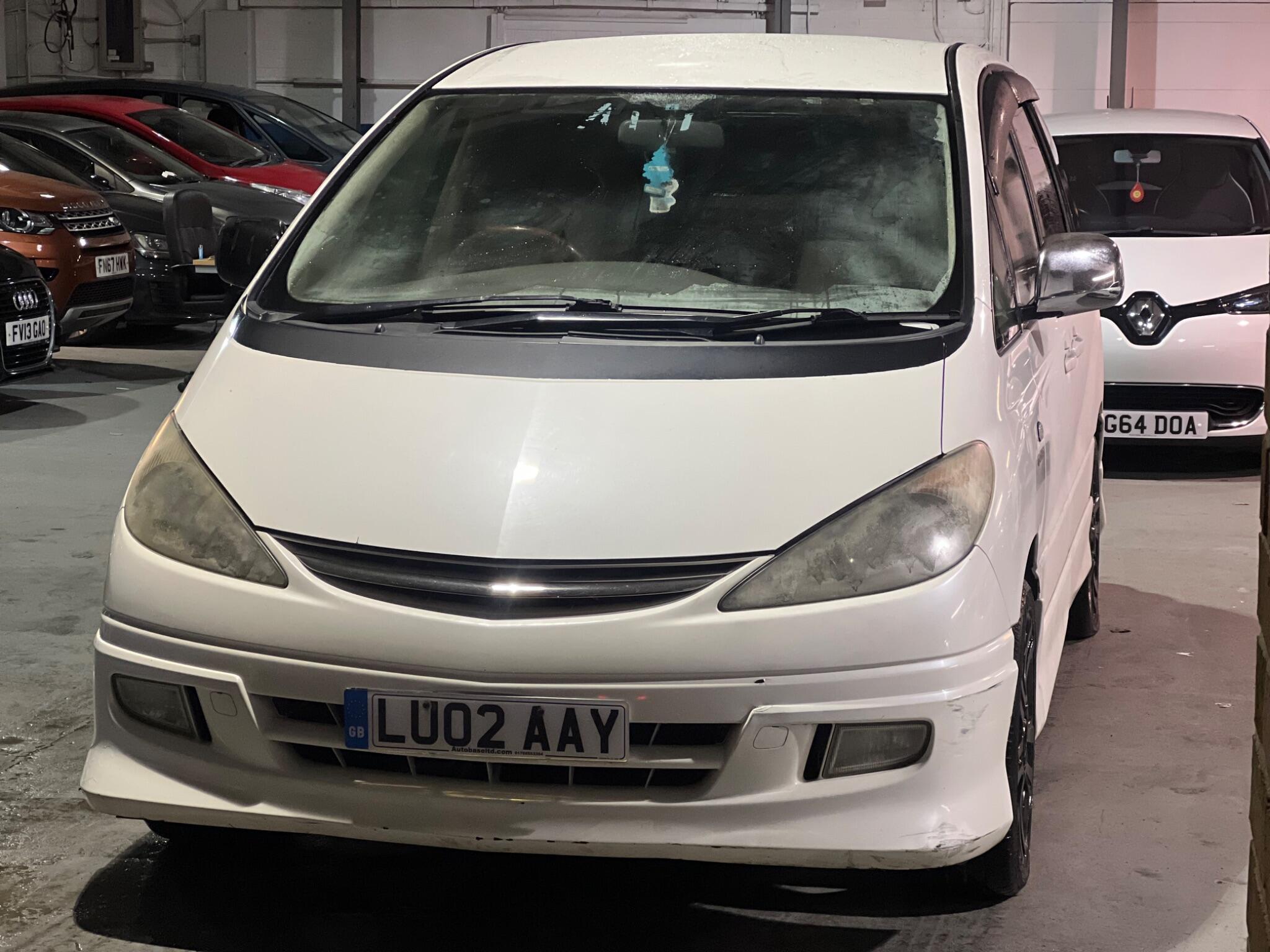 Toyota Estima - Image 7