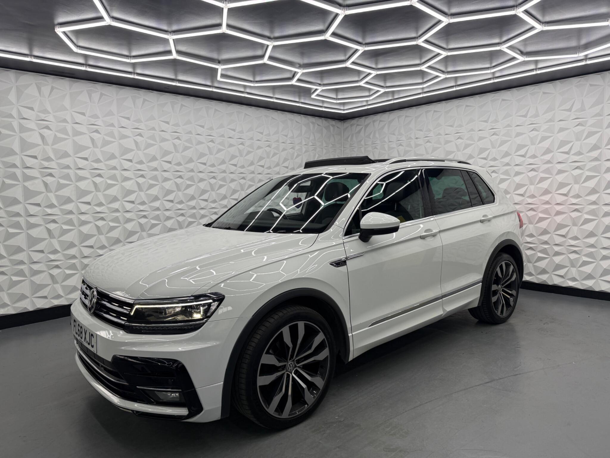 Volkswagen Tiguan - Image 7